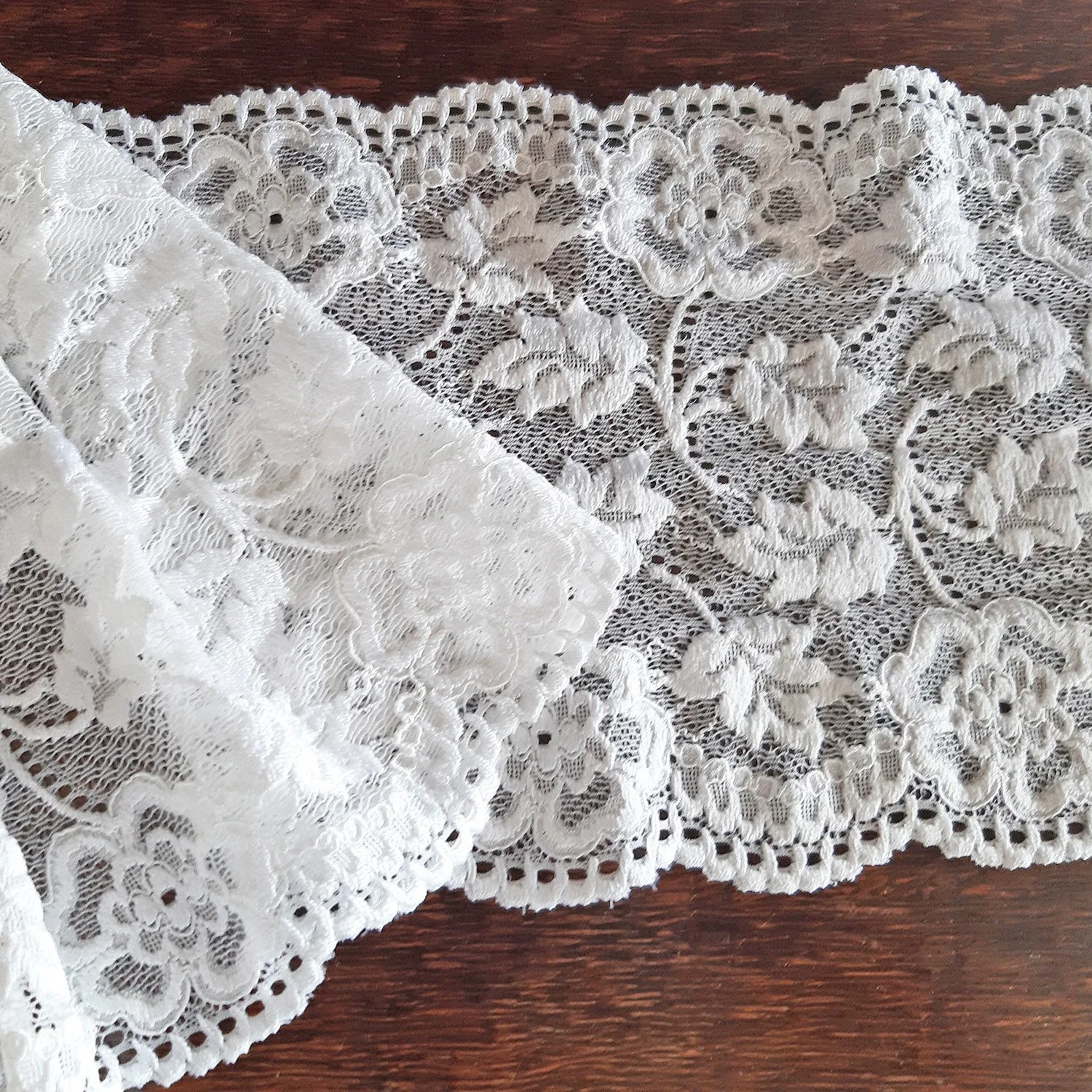 11 yards vintage lace , 6 1/4 inch (15,5 cm) wide