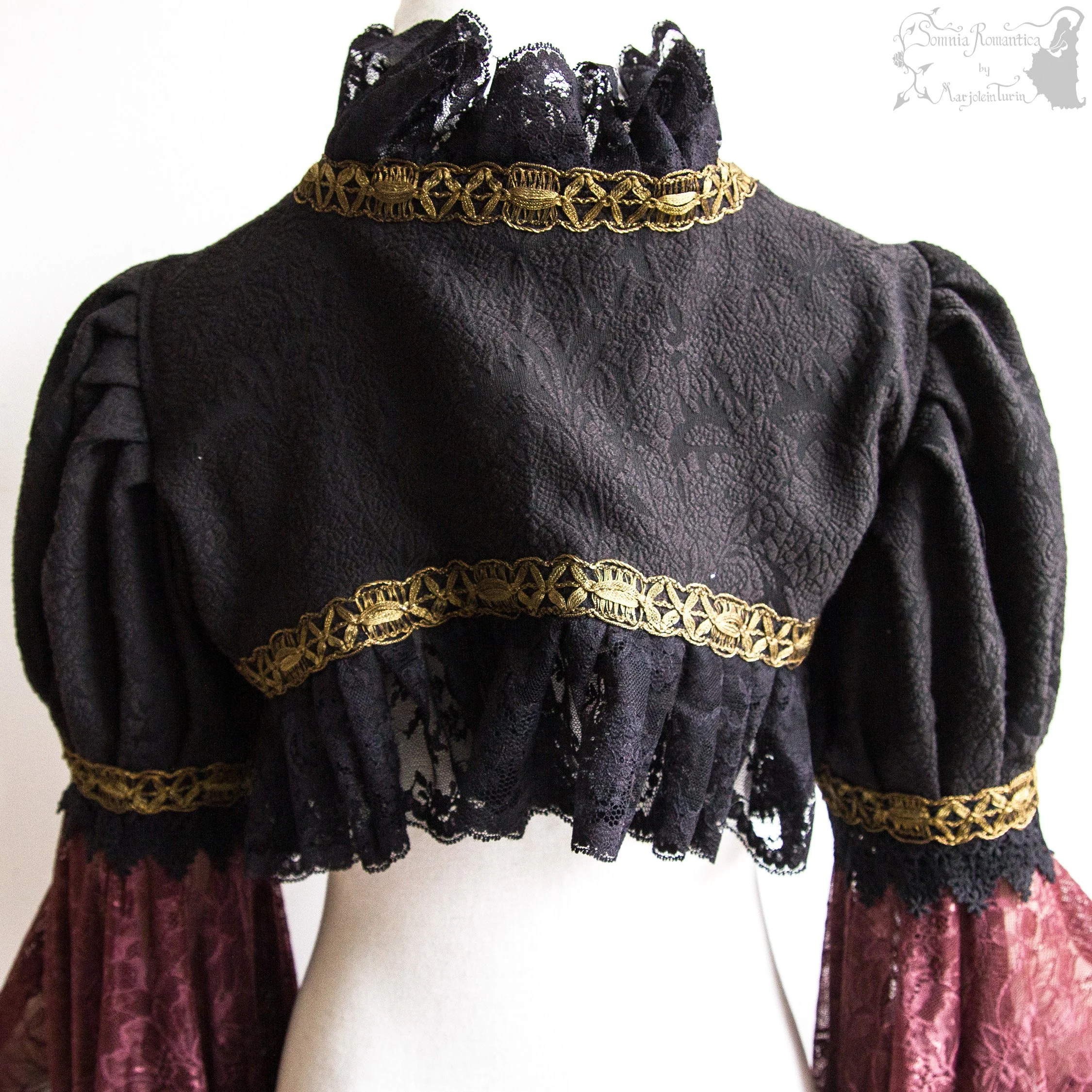 2509SHXBU38gold-somnia-romantica-marjoleinn-turin-2025-09-sept-03-03.jpg