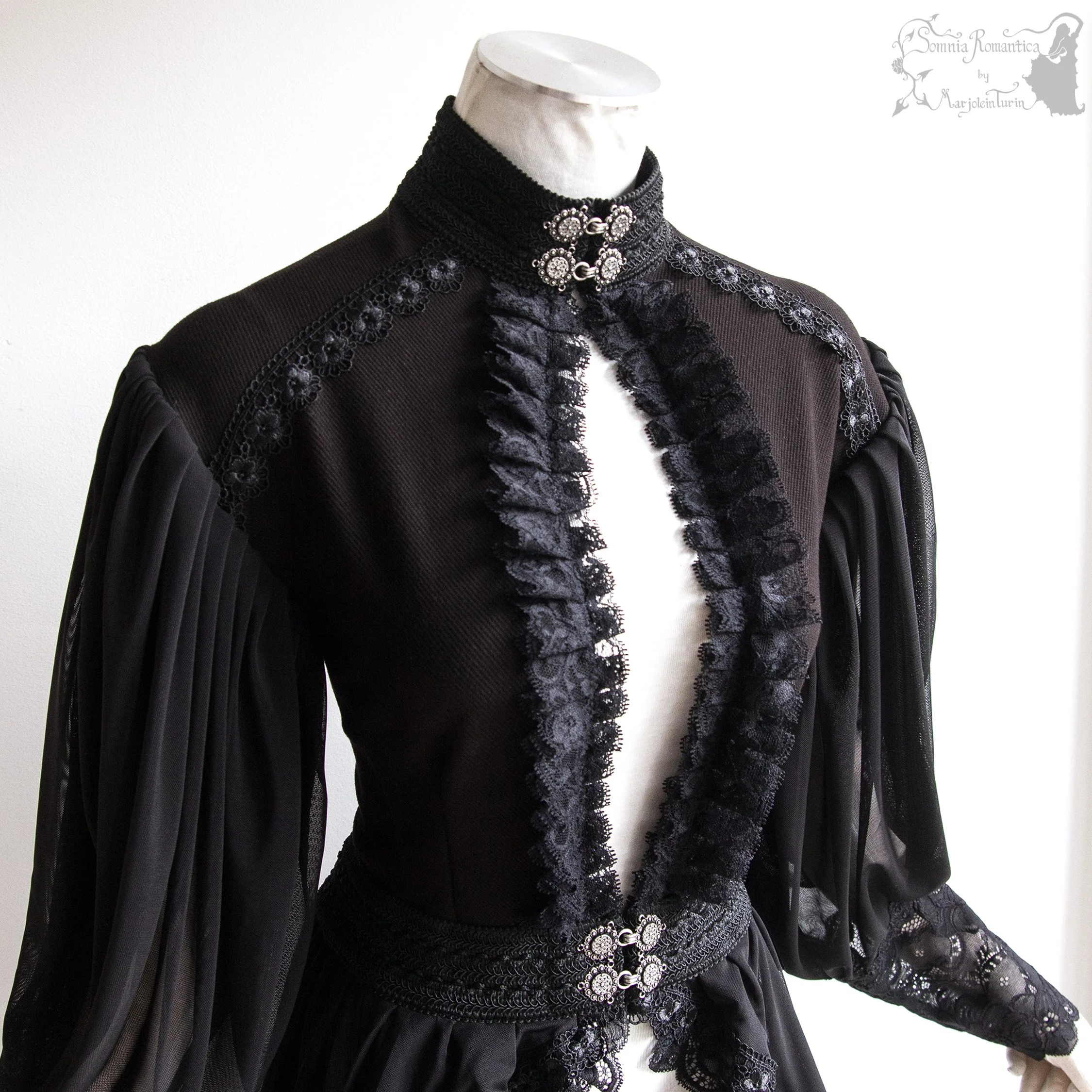 2605ODLBK37-somnia-romantica-marjolein-turin-2025-05-may-12-04.jpg