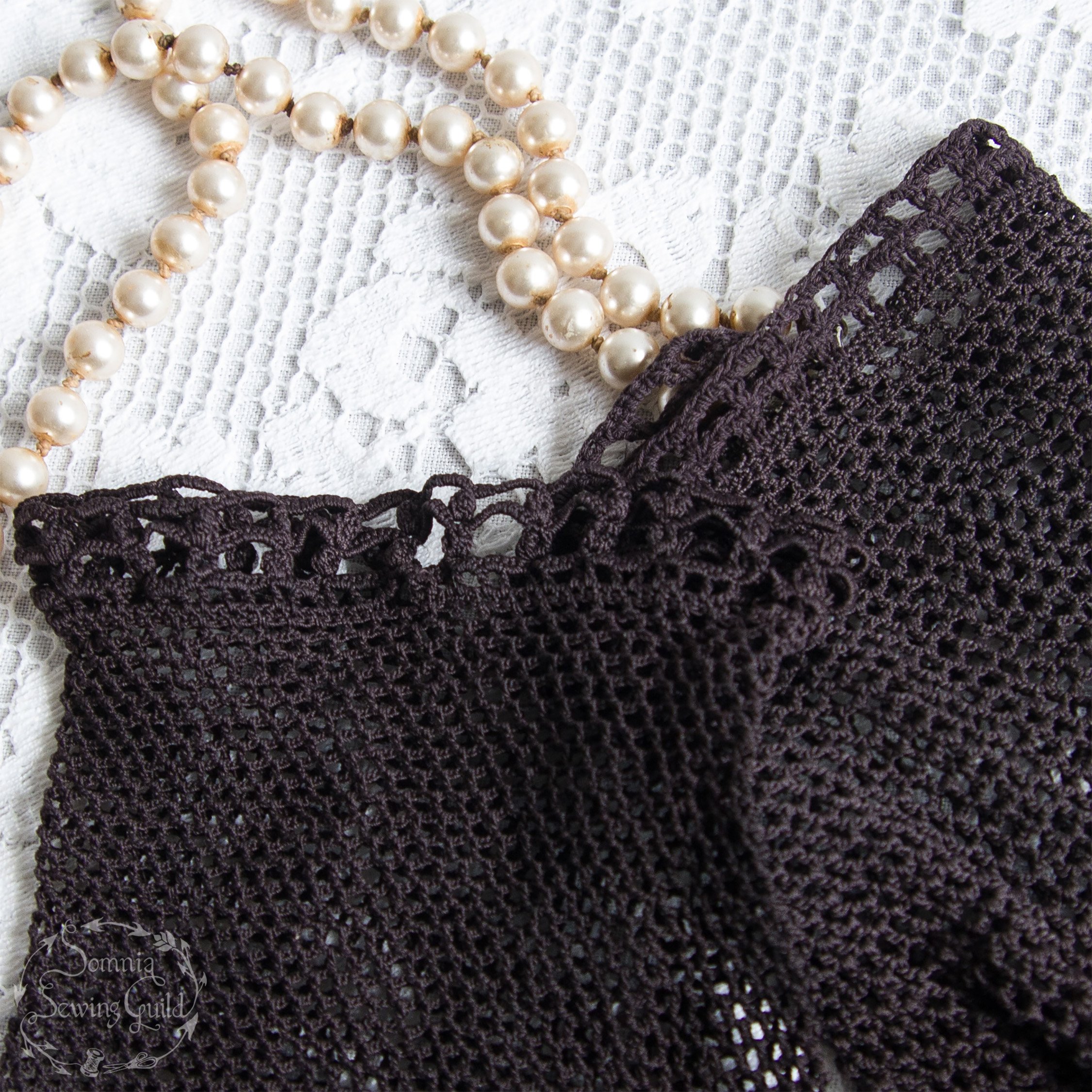 somnia-sewing-guild-gloves-vintage-black-002-26-05-15-06.jpg