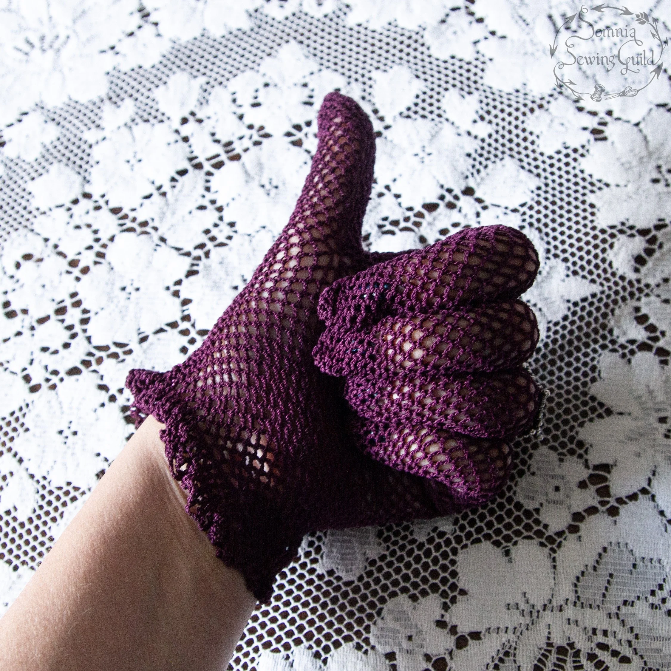 somnia-sewing-guild-gloves-vintage-purple-011-26-08-07-07.jpg
