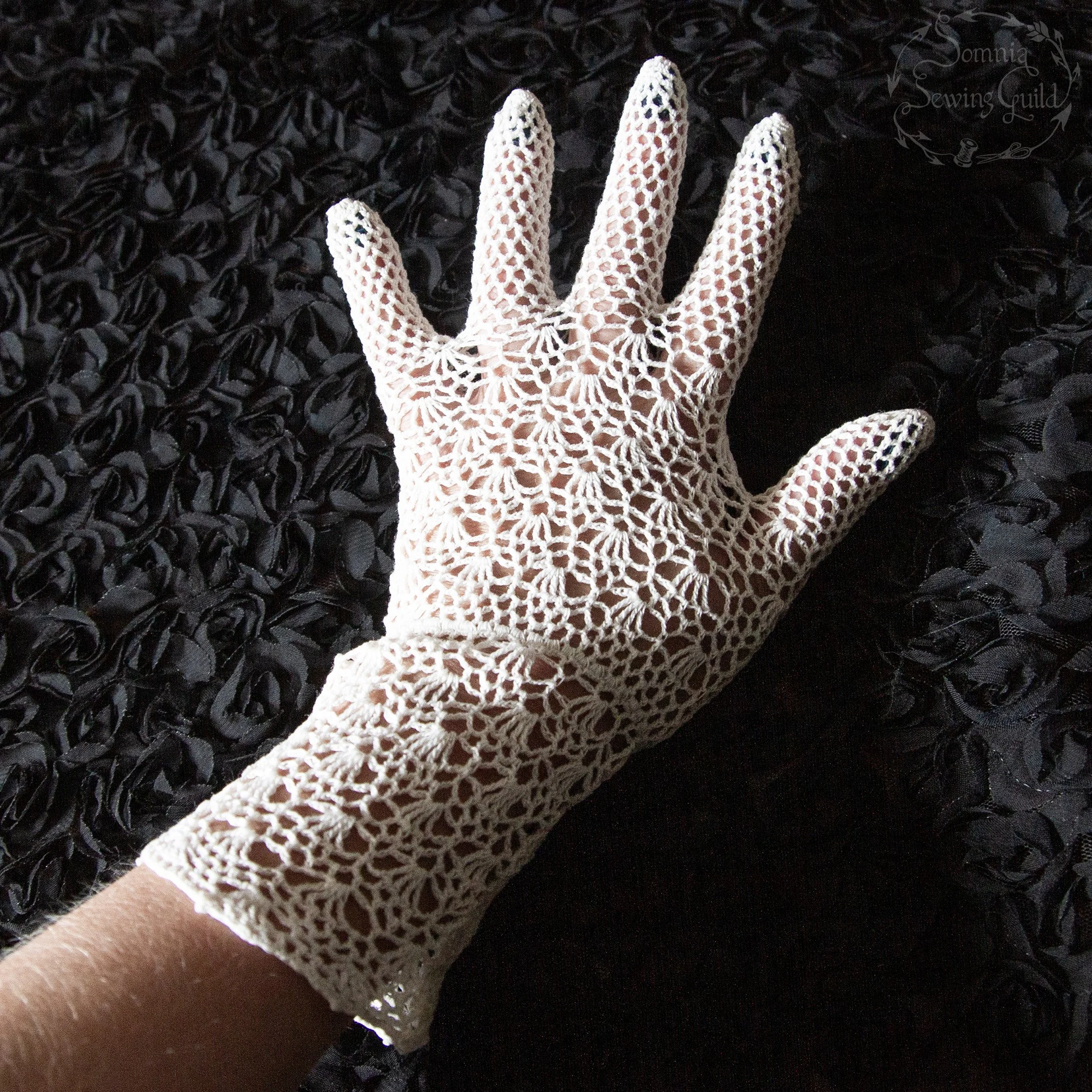 somnia-sewing-guild-gloves-ACGL004IV-004-08-aug-06-01.jpg