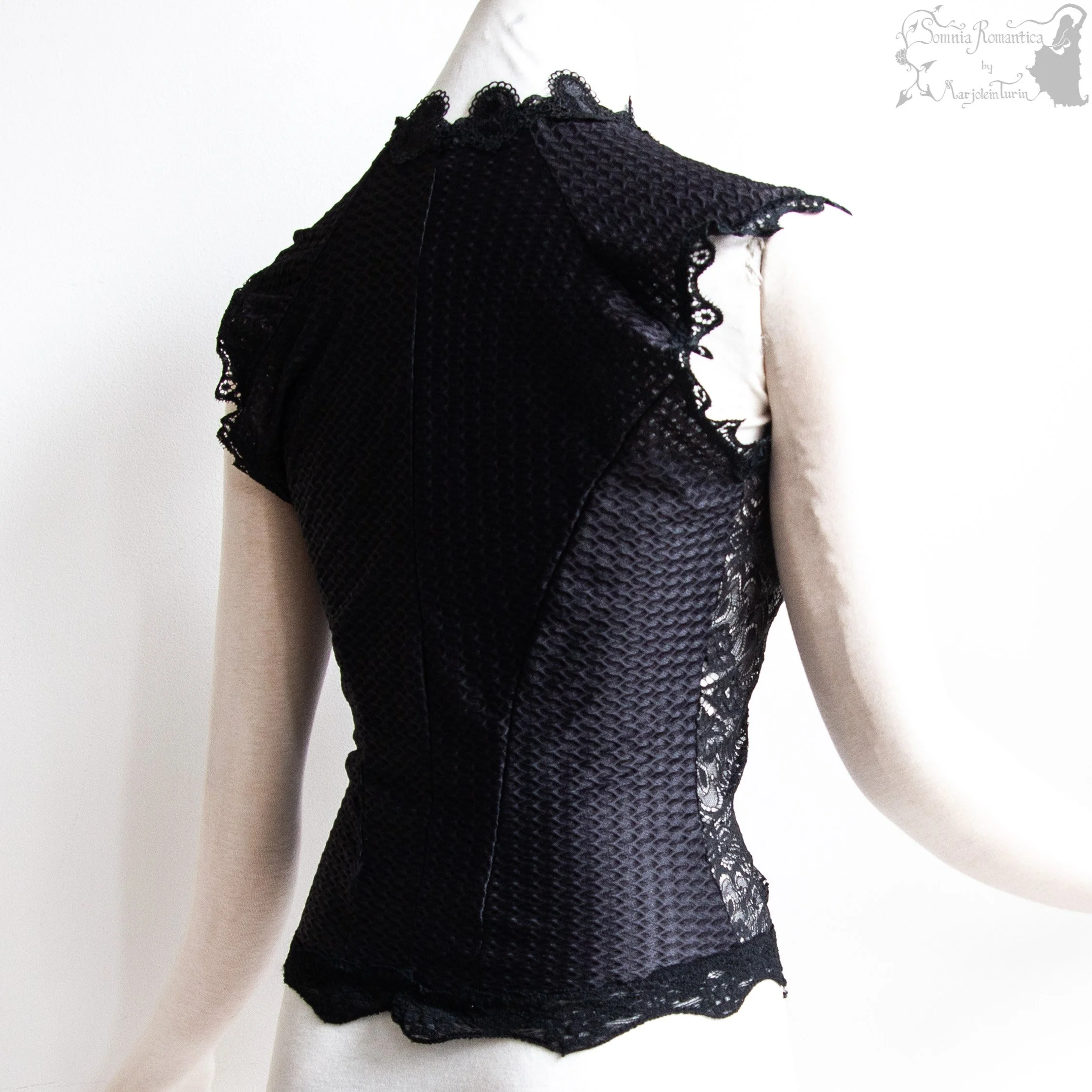 2607TOSBK37lace-somnia-romantica-marjolein-turin-2026-07-jul-28-10.jpg