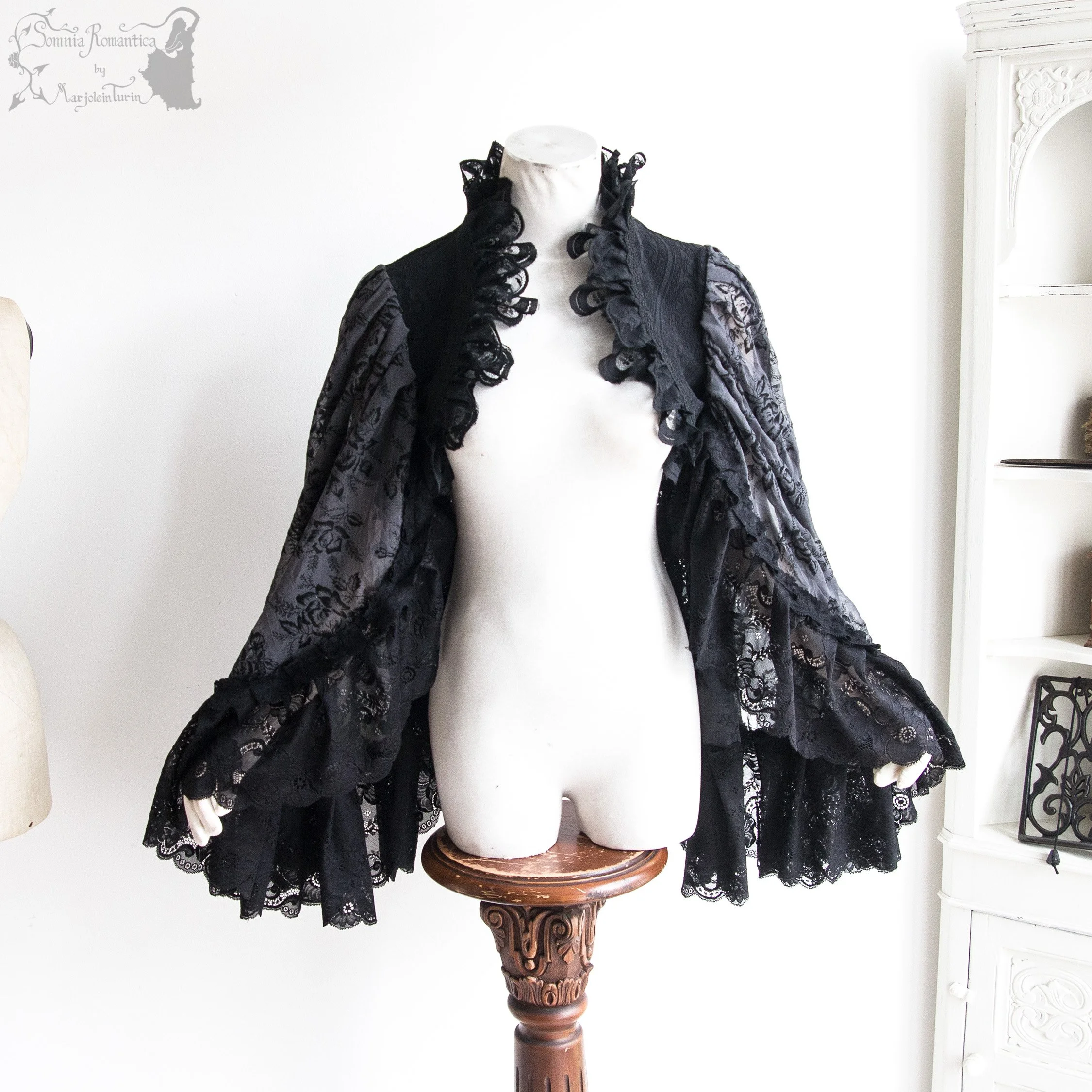 Shrug with grey floral wing sleeves, S-M, sundry designs 2026