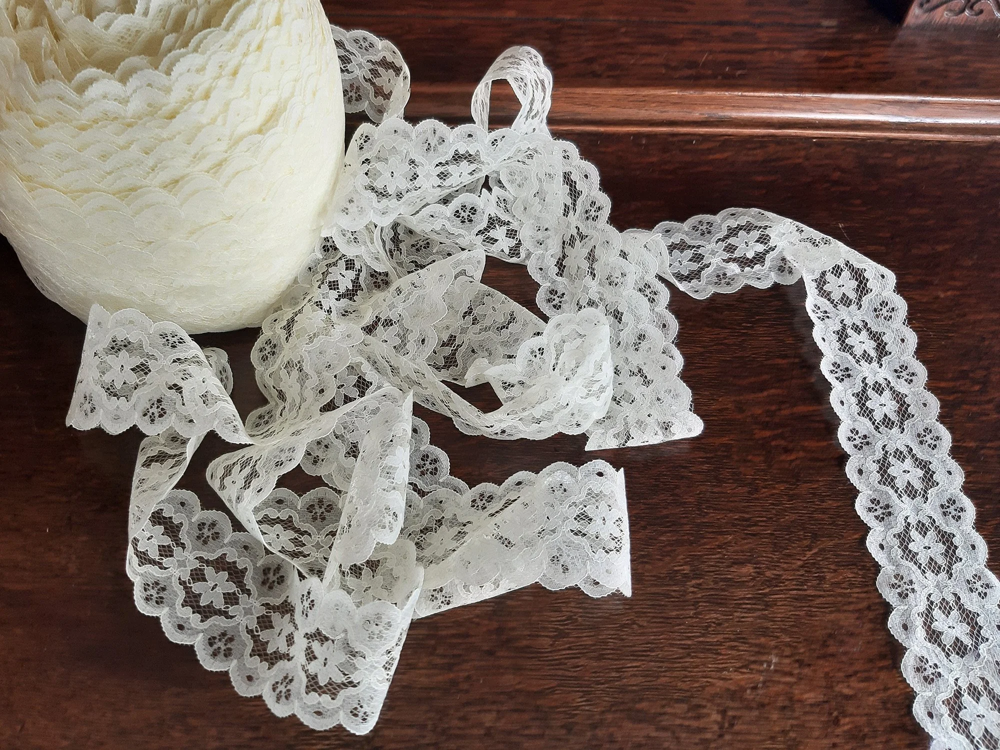 L1903KB-ye-thin-nonstretch-somnia-lace-supplies-2019-03-mar-all.jpg