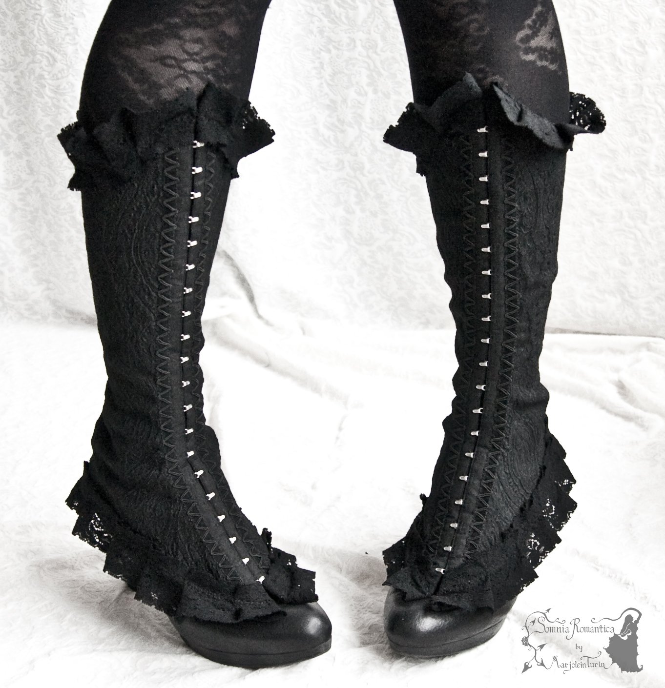 Vespertilio-spats-black-somniar-romantica-marjolein-turin-2015-02-20-03.jpg