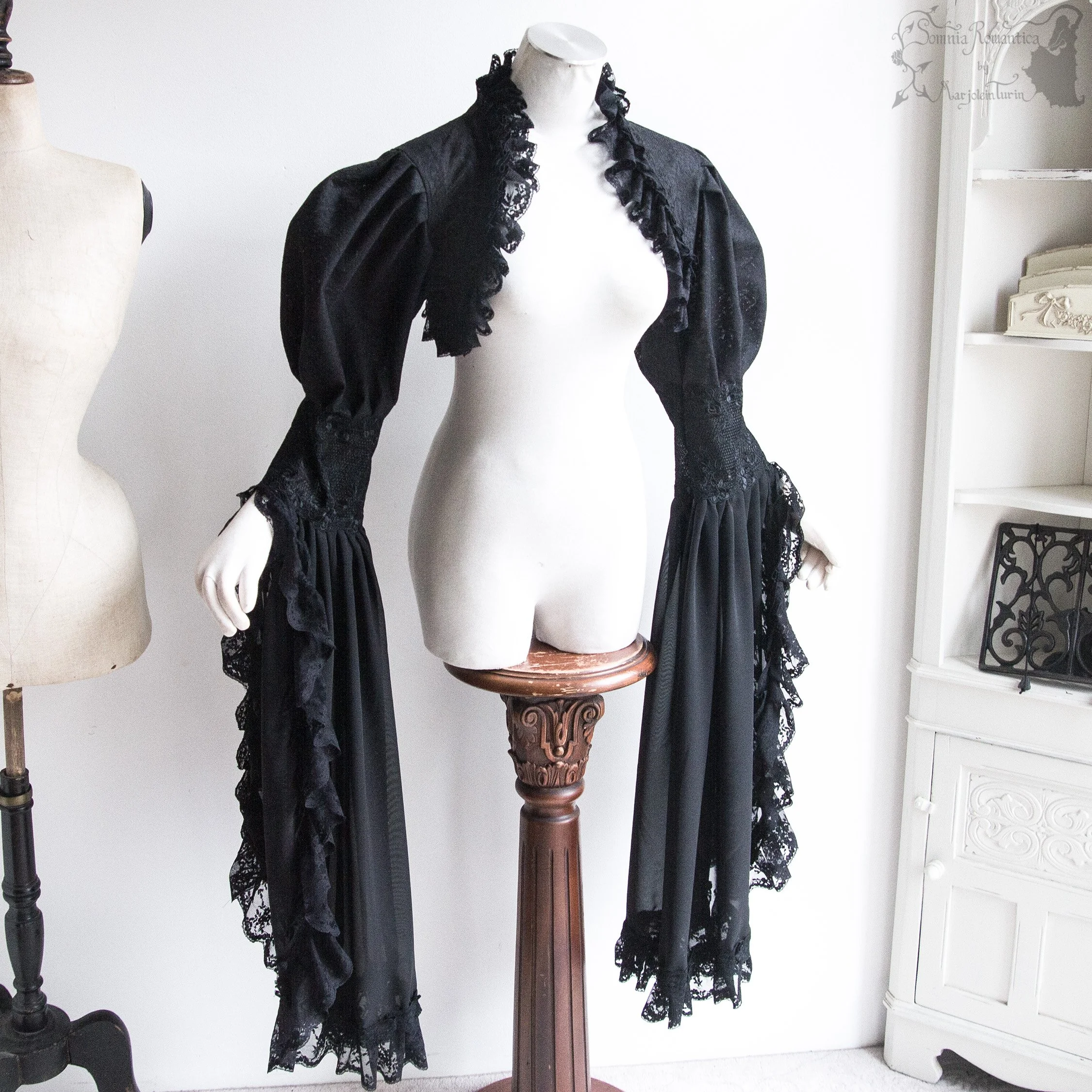 Shrug black, XL, sundry designs 2025