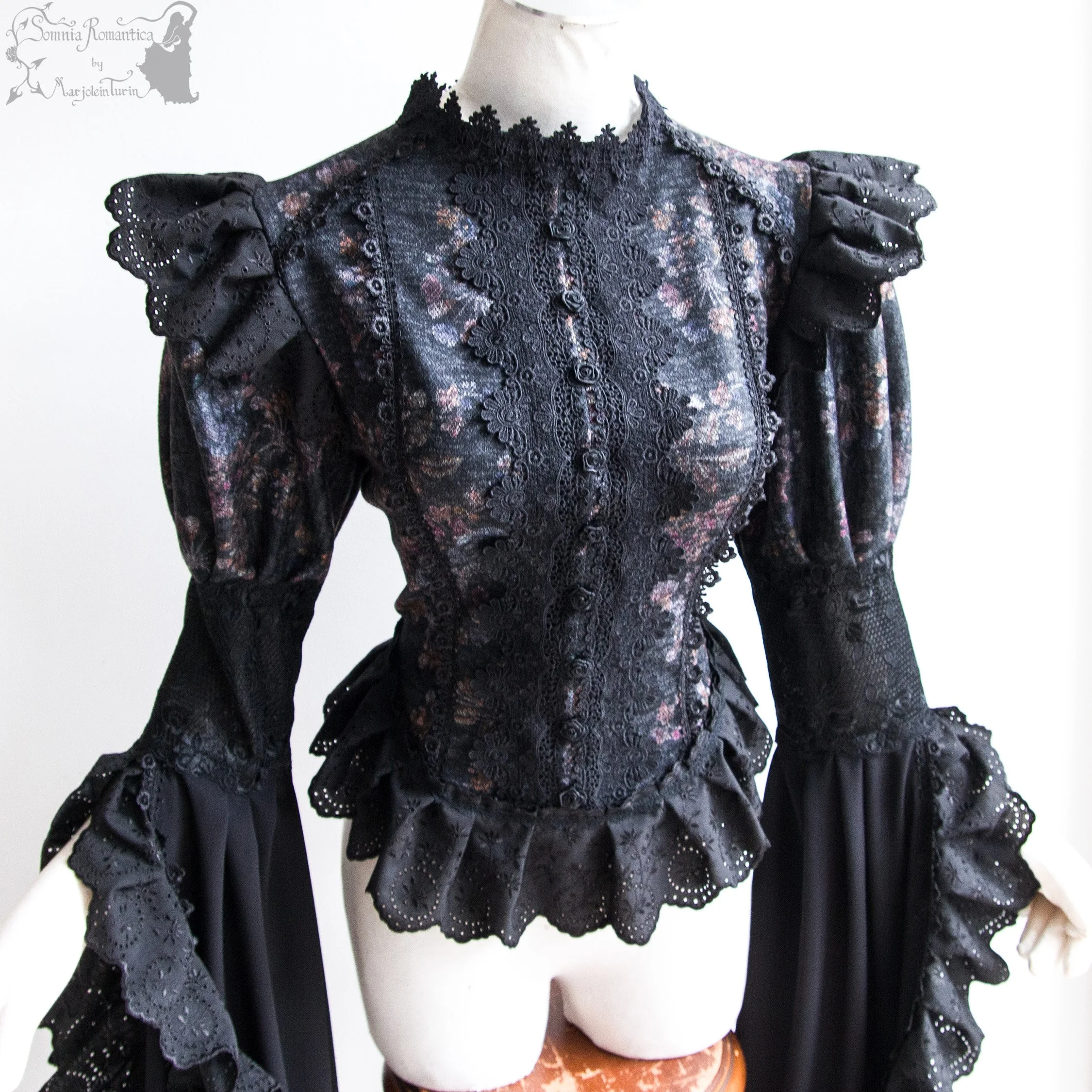 2604BLLFL38-somnia-romantica-marjolein-turin-2025-04-apr-19-02.jpg