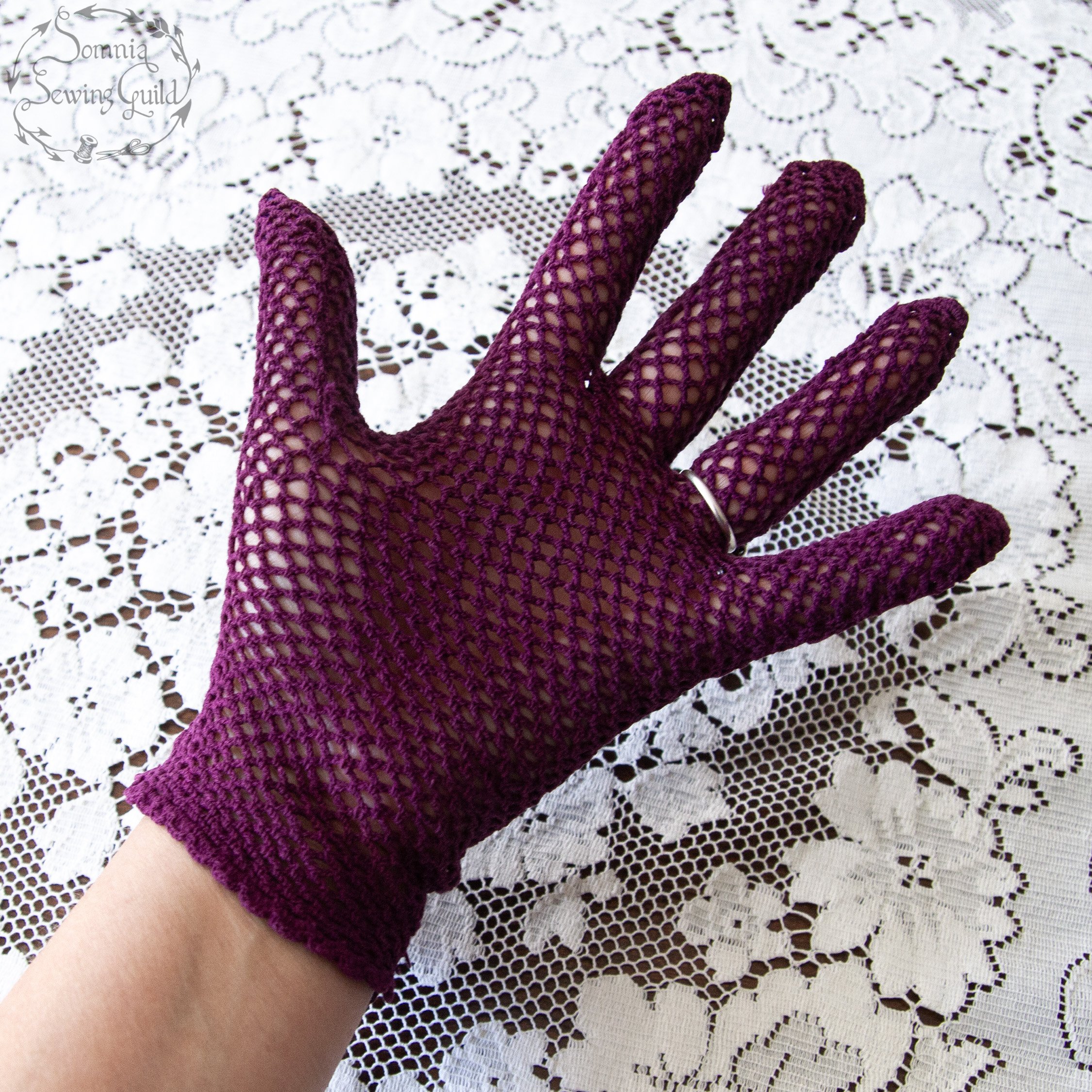 somnia-sewing-guild-gloves-vintage-purple-009-26-08-07-11.jpg