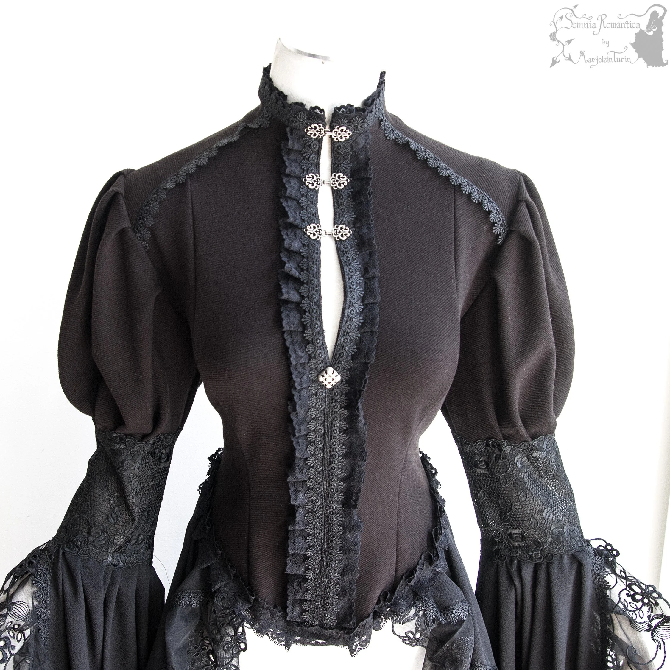 2604ODLBK38-somnia-romantica-marjolein-turin-2025-04-apr-19-07.jpg