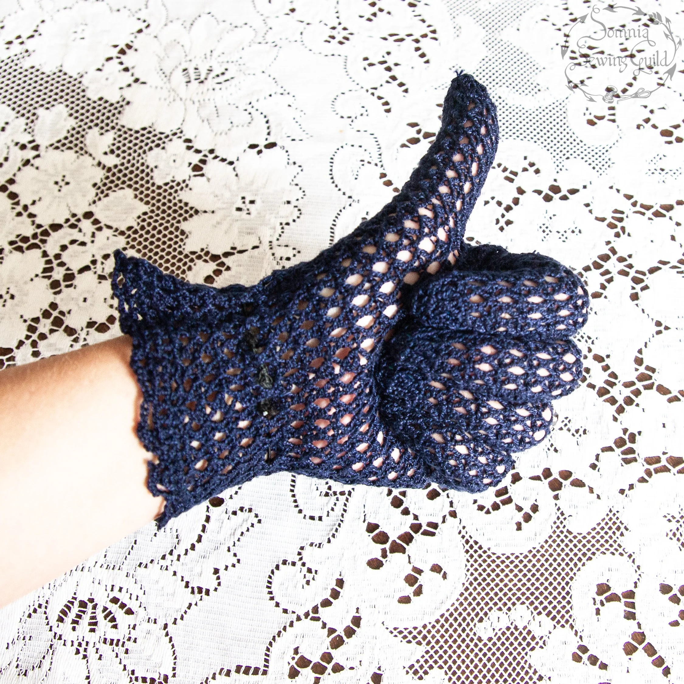 somnia-sewing-guild-gloves-vintage-blue-003-08-aug-04-04.jpg