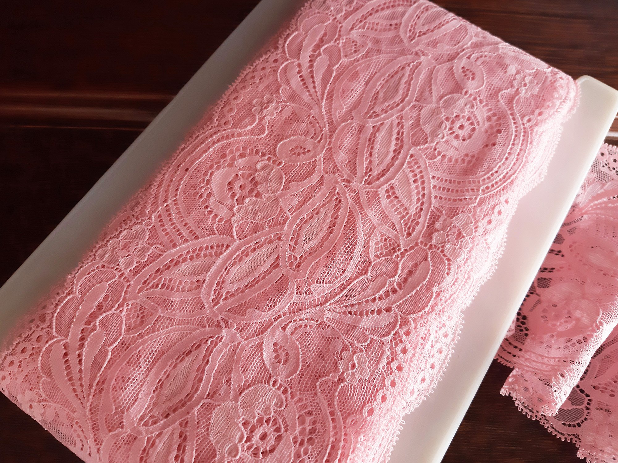 L1903KB-pink-full-swirls-somnia-lace-supplies-2019-03-mar-roll.jpg