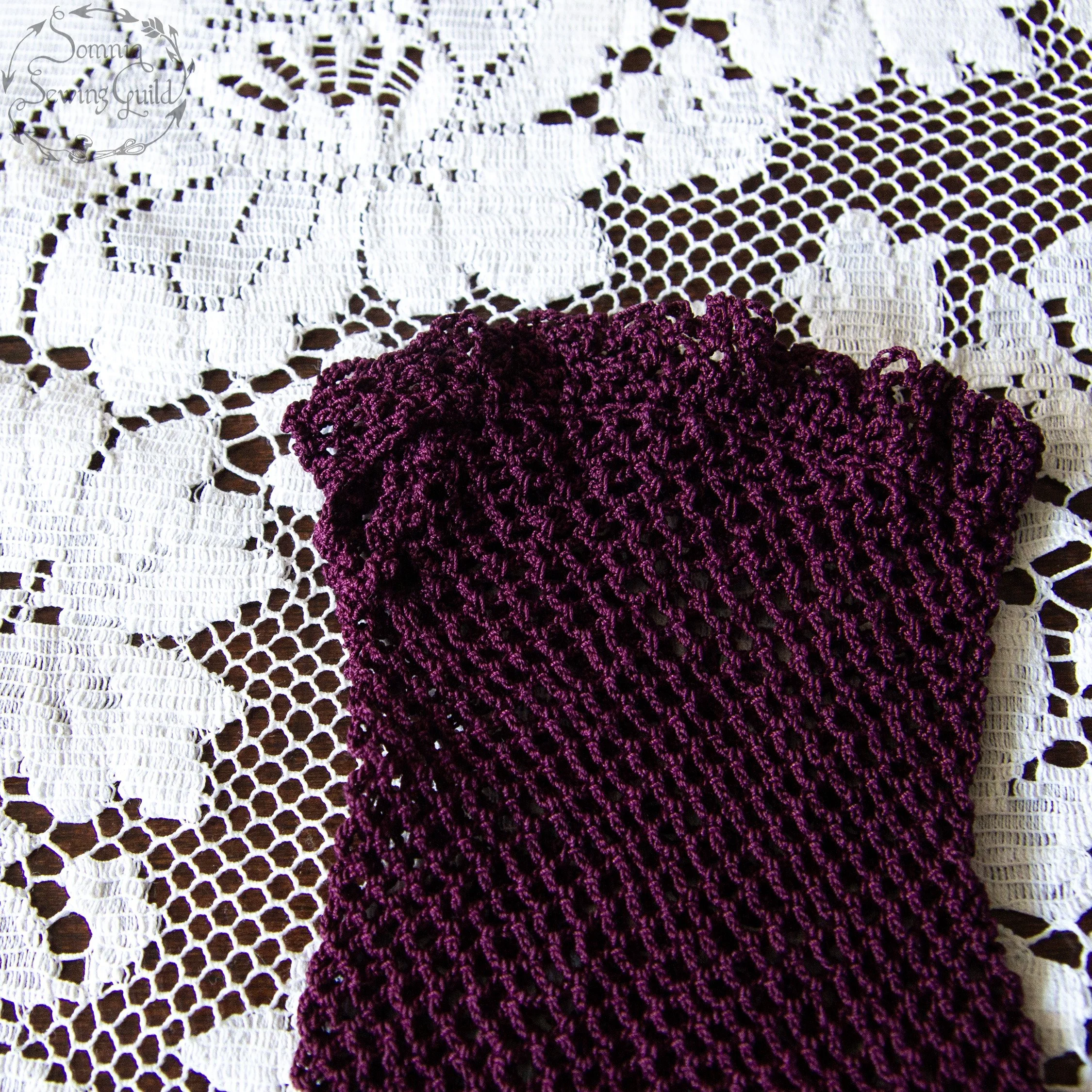 somnia-sewing-guild-gloves-vintage-purple-011-26-08-07-03.jpg