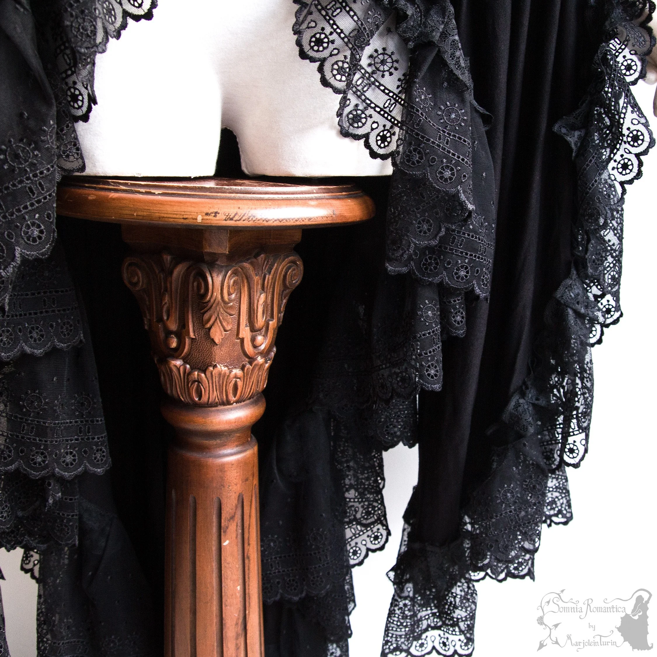 2511DPLBK39-somnia-romantica-marjolein-turin-2025-11-nov-26-01.jpg