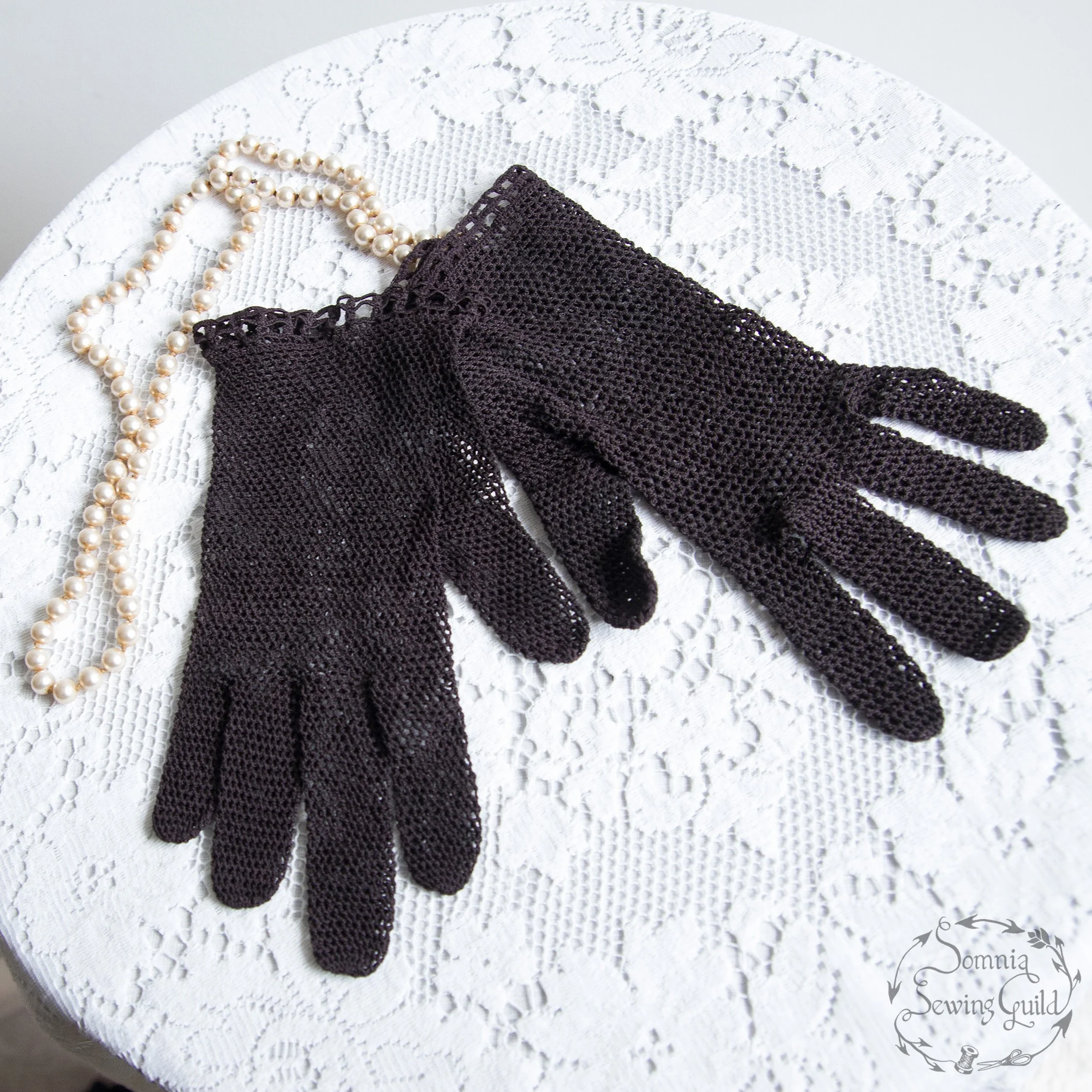 Vintage crocheted gloves, dyed black, XS, collection vintage accessories