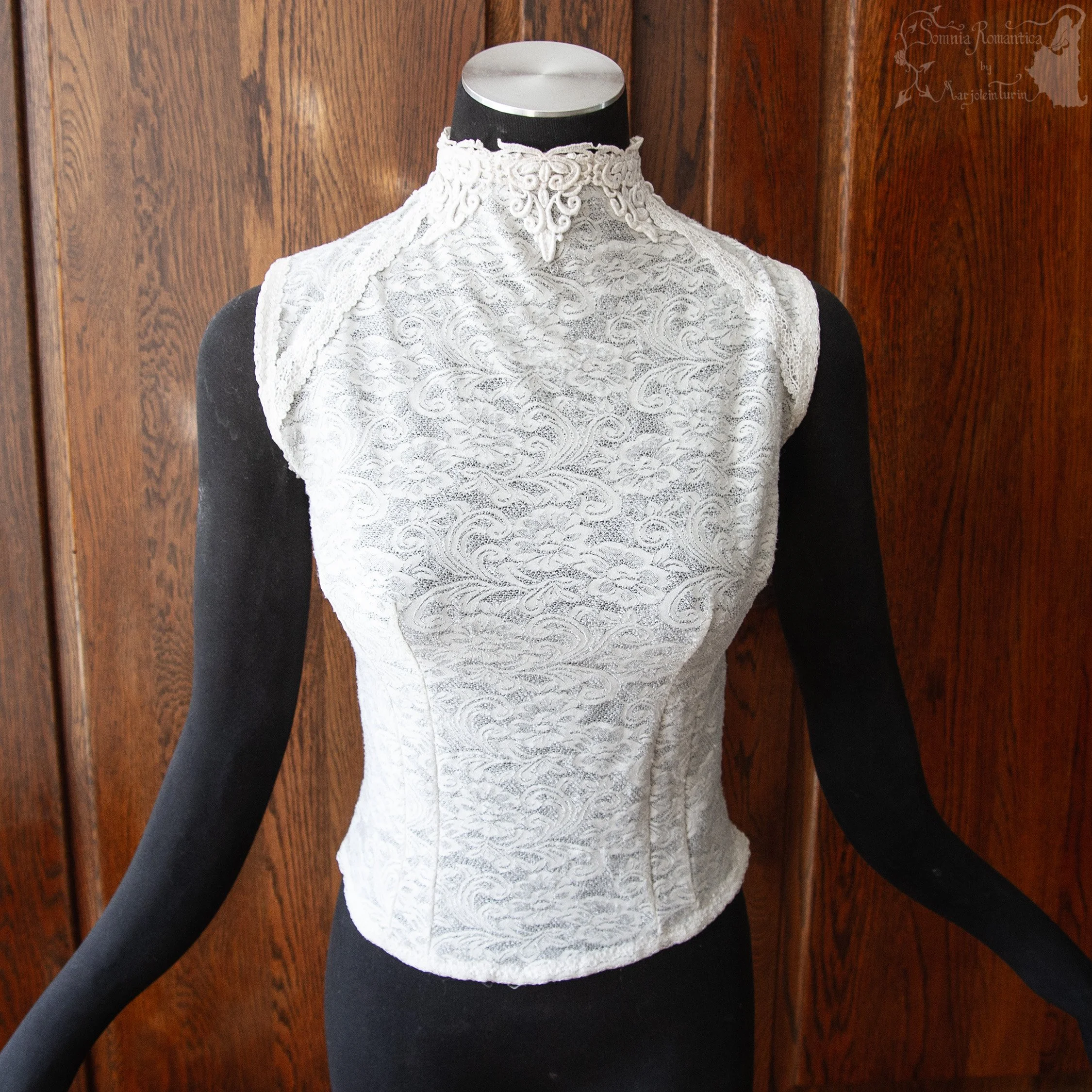 Lace top stretch ivory, S-M,  pre-loved Somnia Romantica