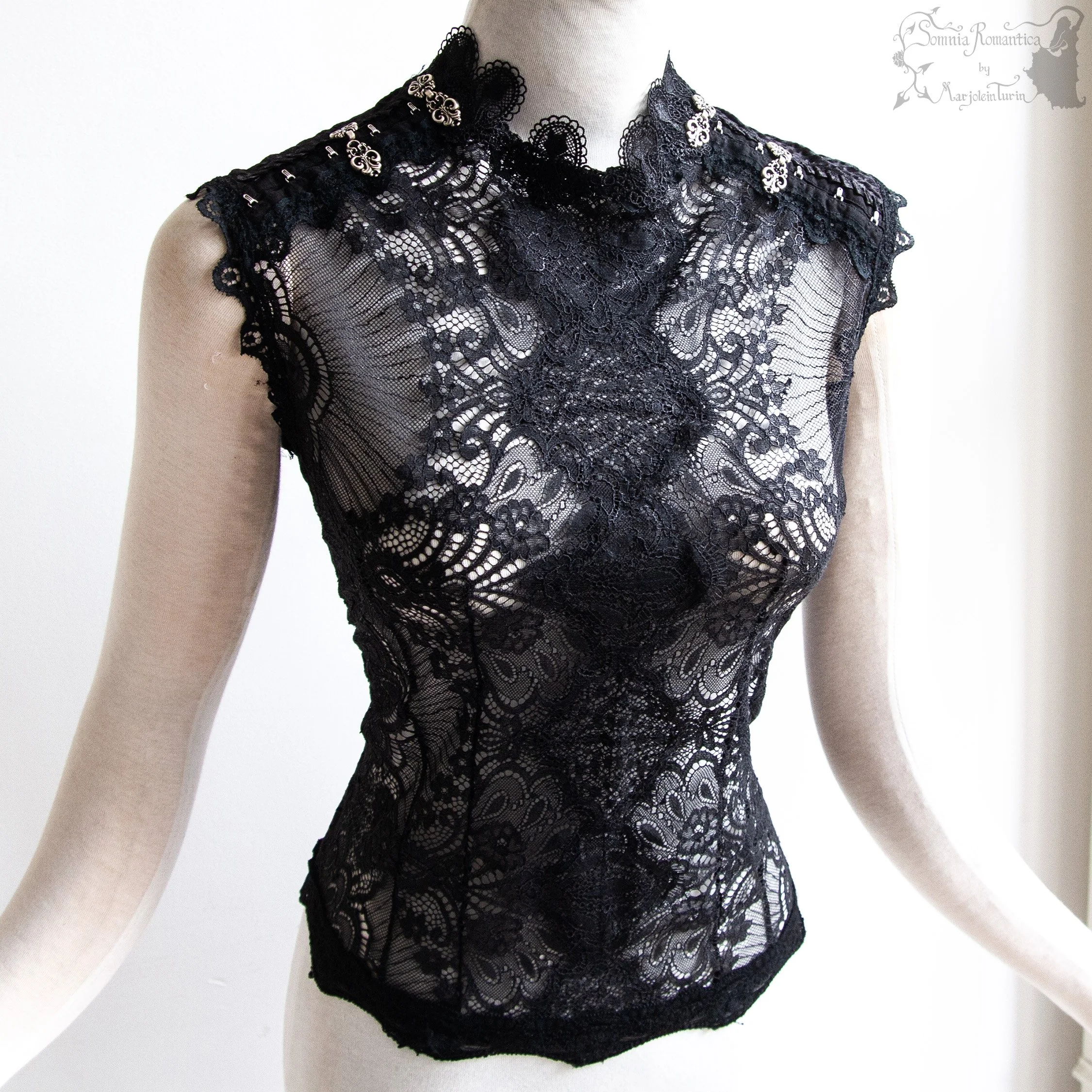 2607TOSBK37lace-somnia-romantica-marjolein-turin-2026-07-jul-28-07.jpg