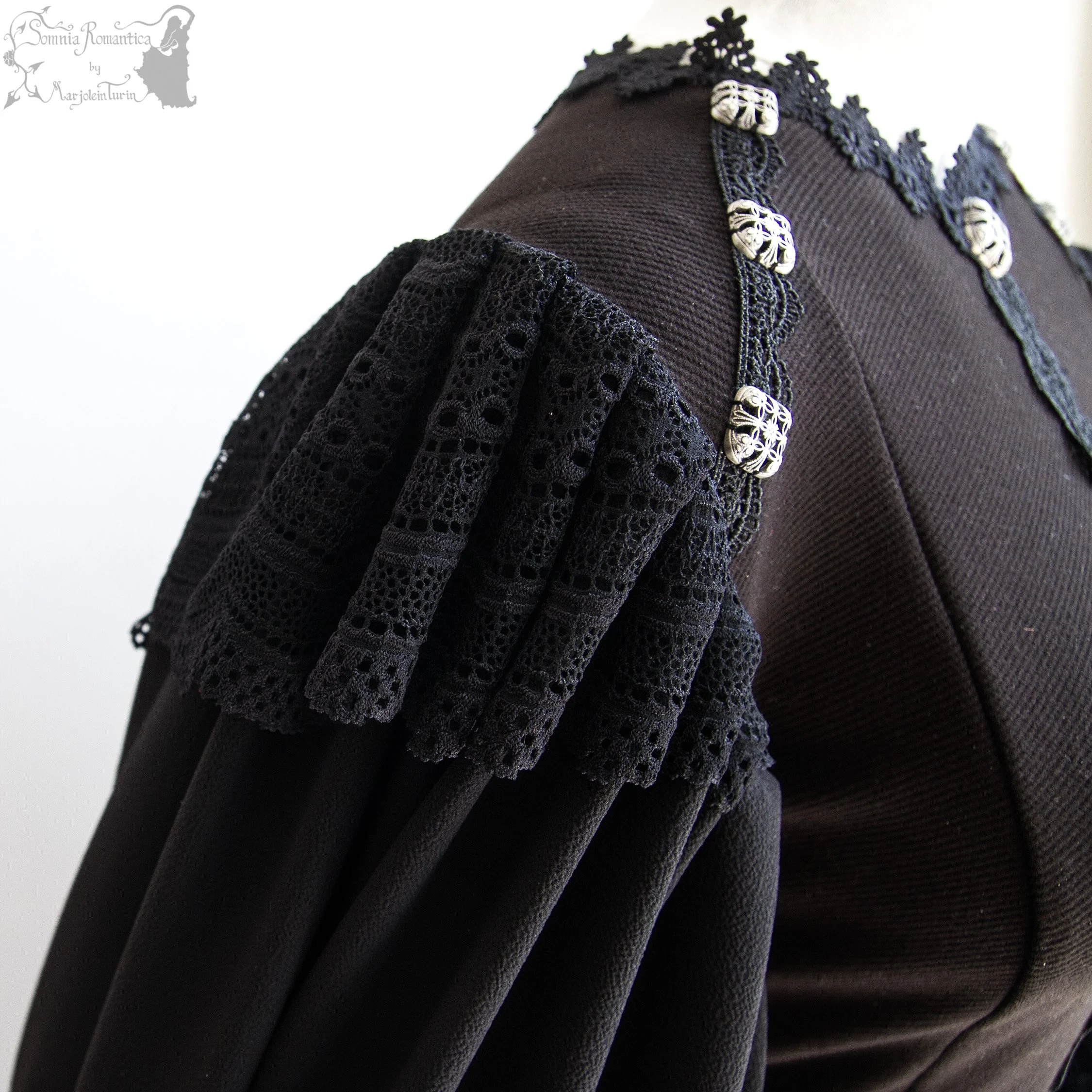 2604ODLBK37-somnia-romantica-marjolein-turin-2025-04-apr-16-03.jpg