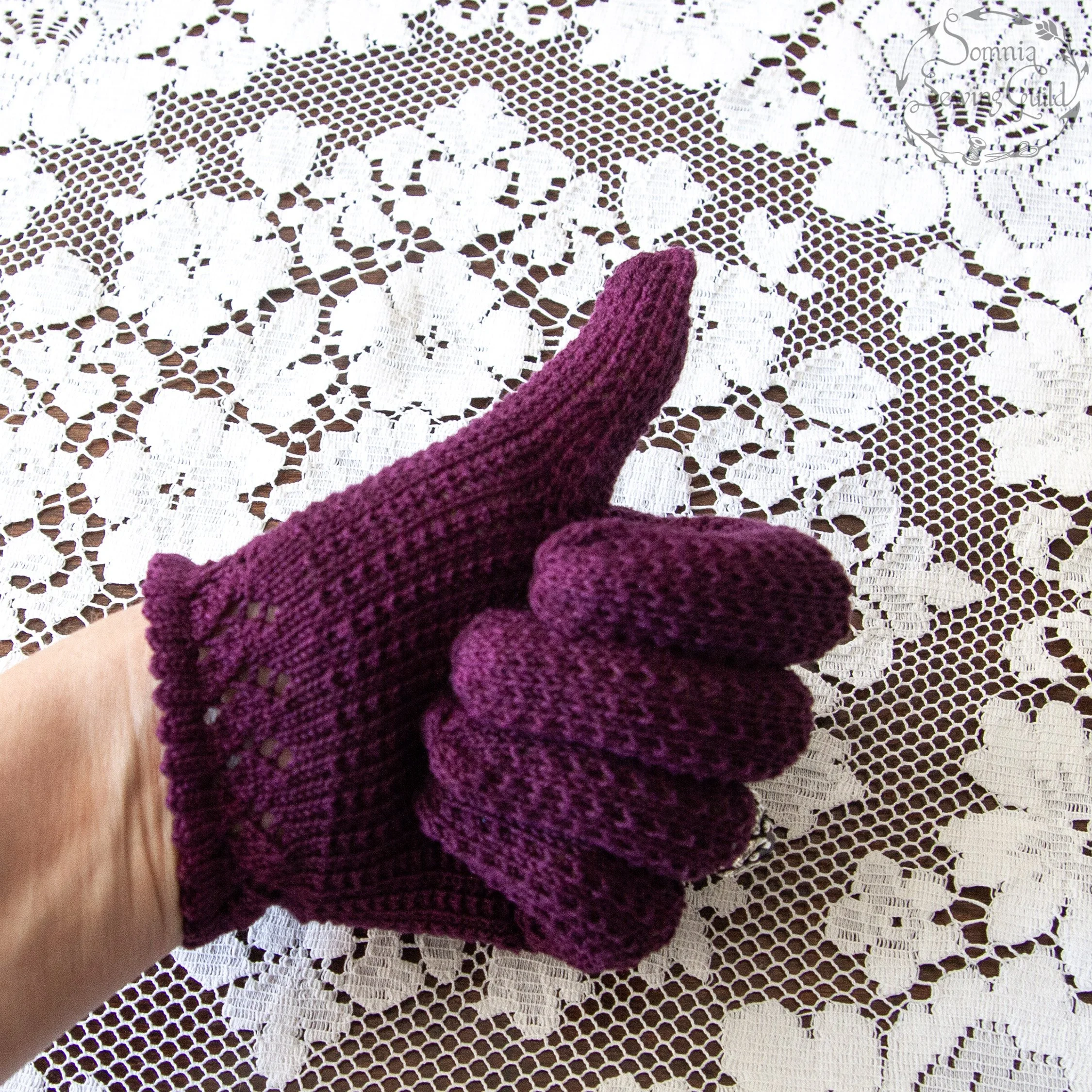 somnia-sewing-guild-gloves-vintage-purple-008-26-08-07-10.jpg