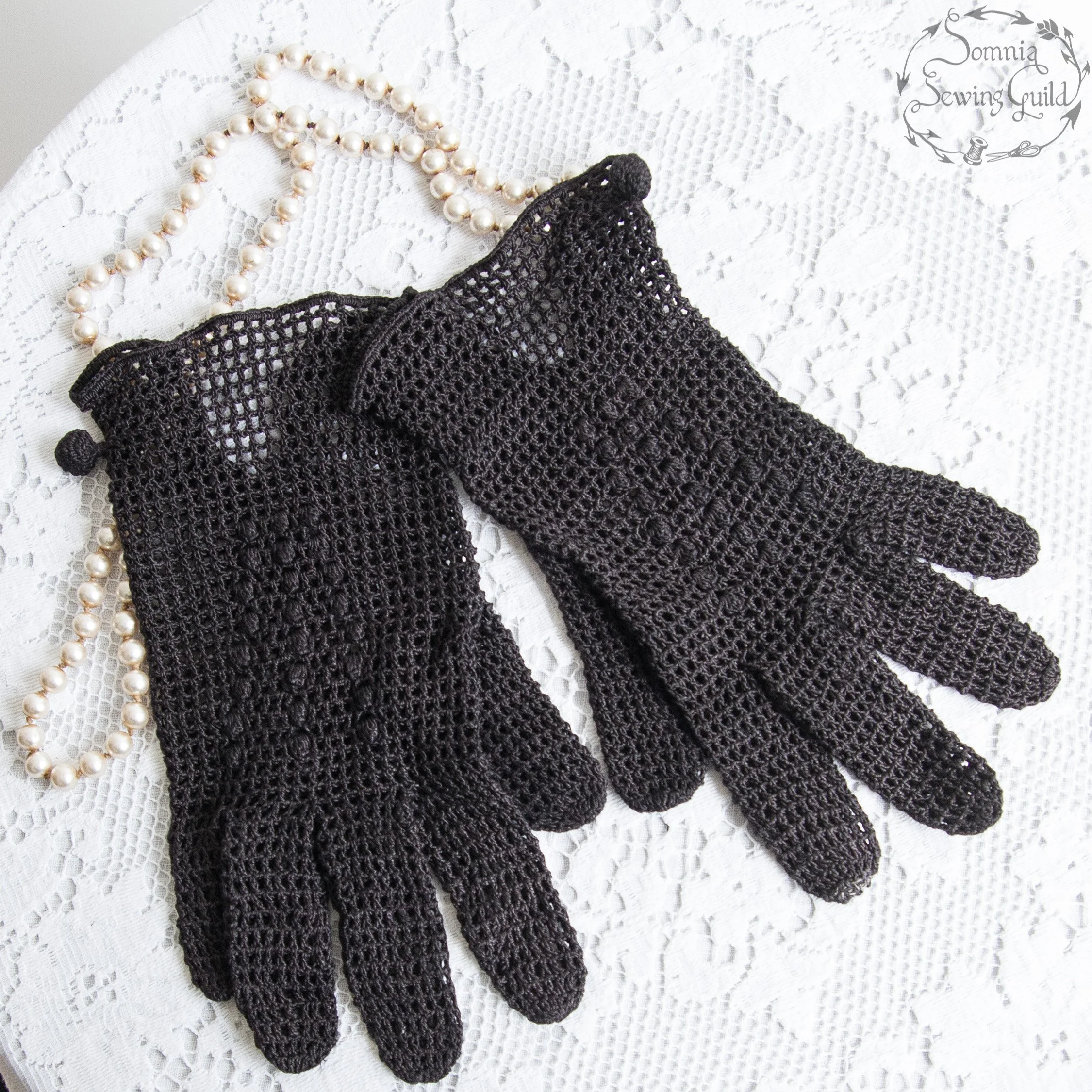 somnia-sewing-guild-gloves-vintage-black-001-26-05-15-02.jpg