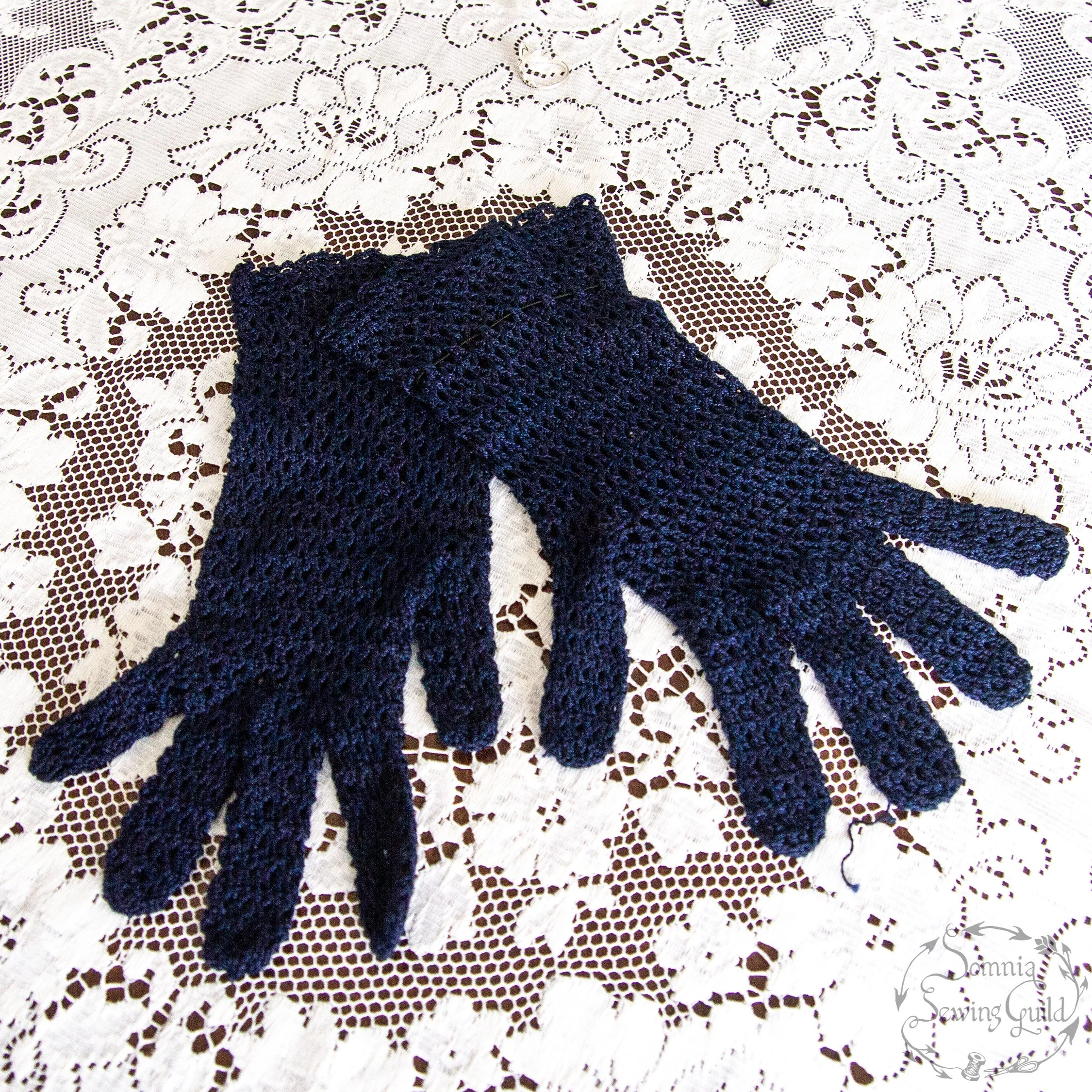 Vintage crochet gloves dark blue, S, collection vintage accessories