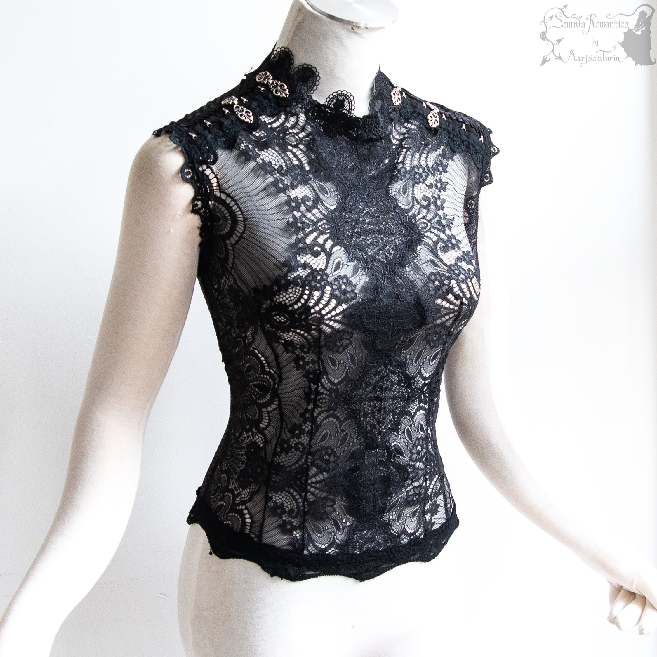 2607TOSBK37lace-somnia-romantica-marjolein-turin-2026-07-jul-28-08.jpg