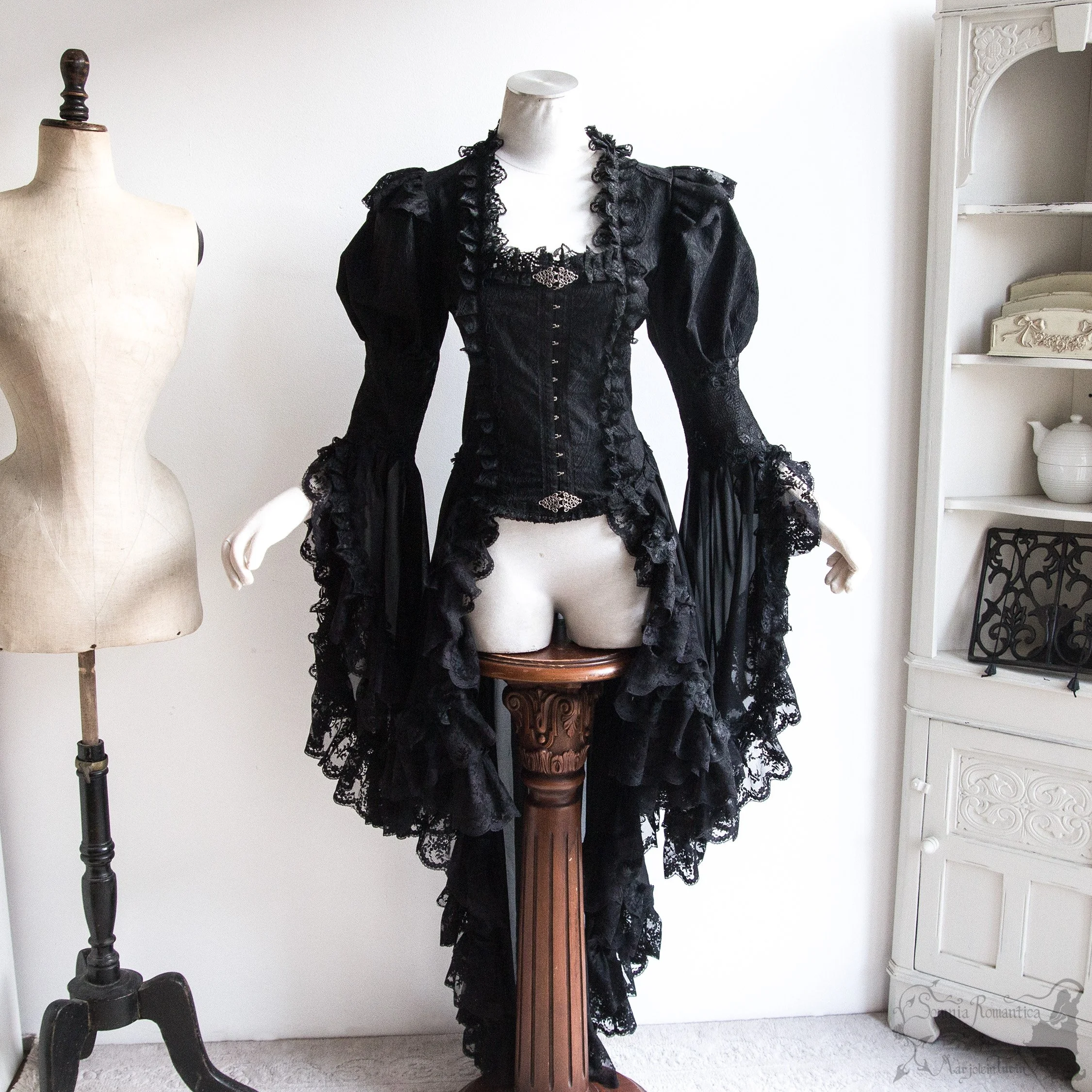 2511WALBK37-somnia-romantica-marjolein-turin-2025-11-nov-26-14.jpg