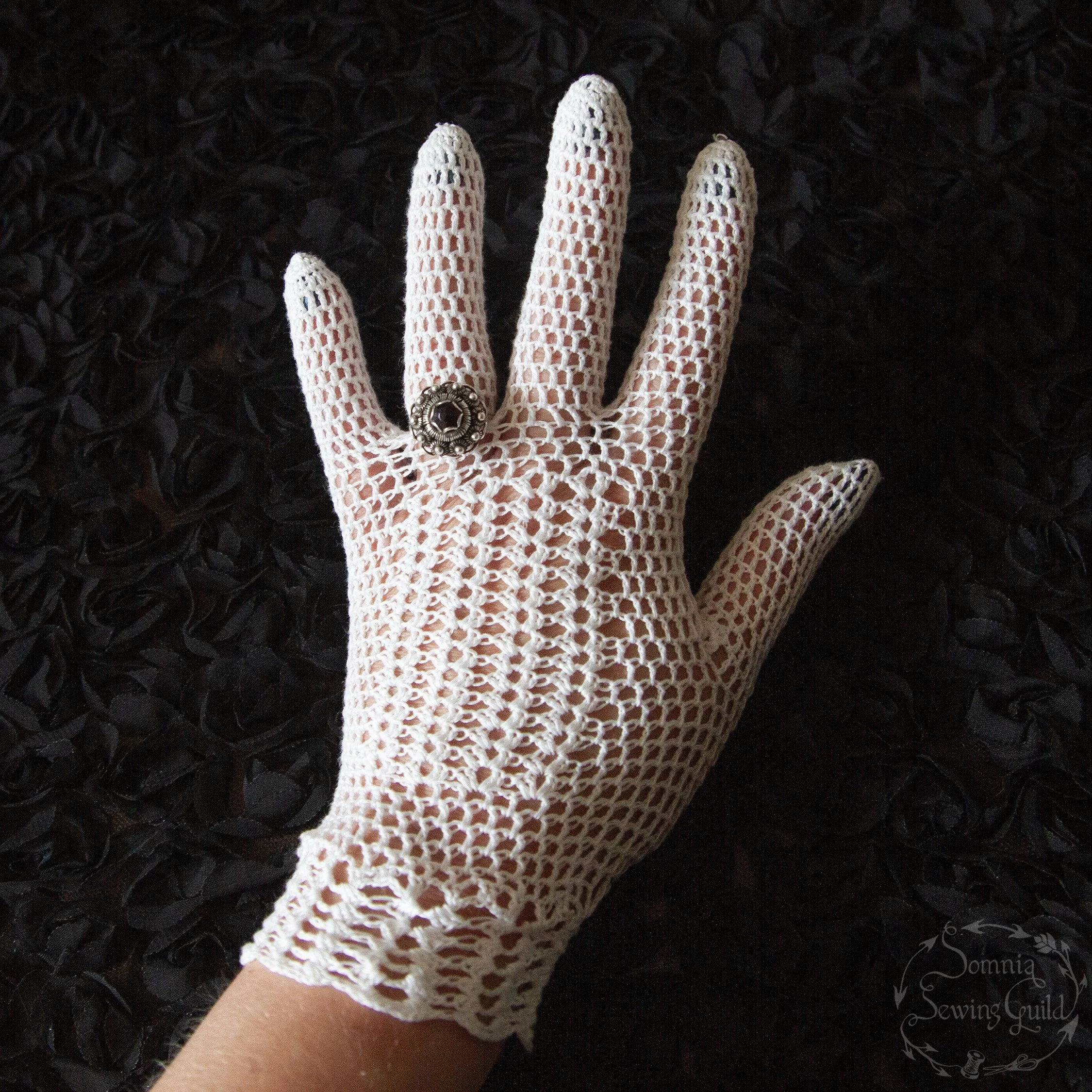 Crocheted glove, off white, vintage accessories