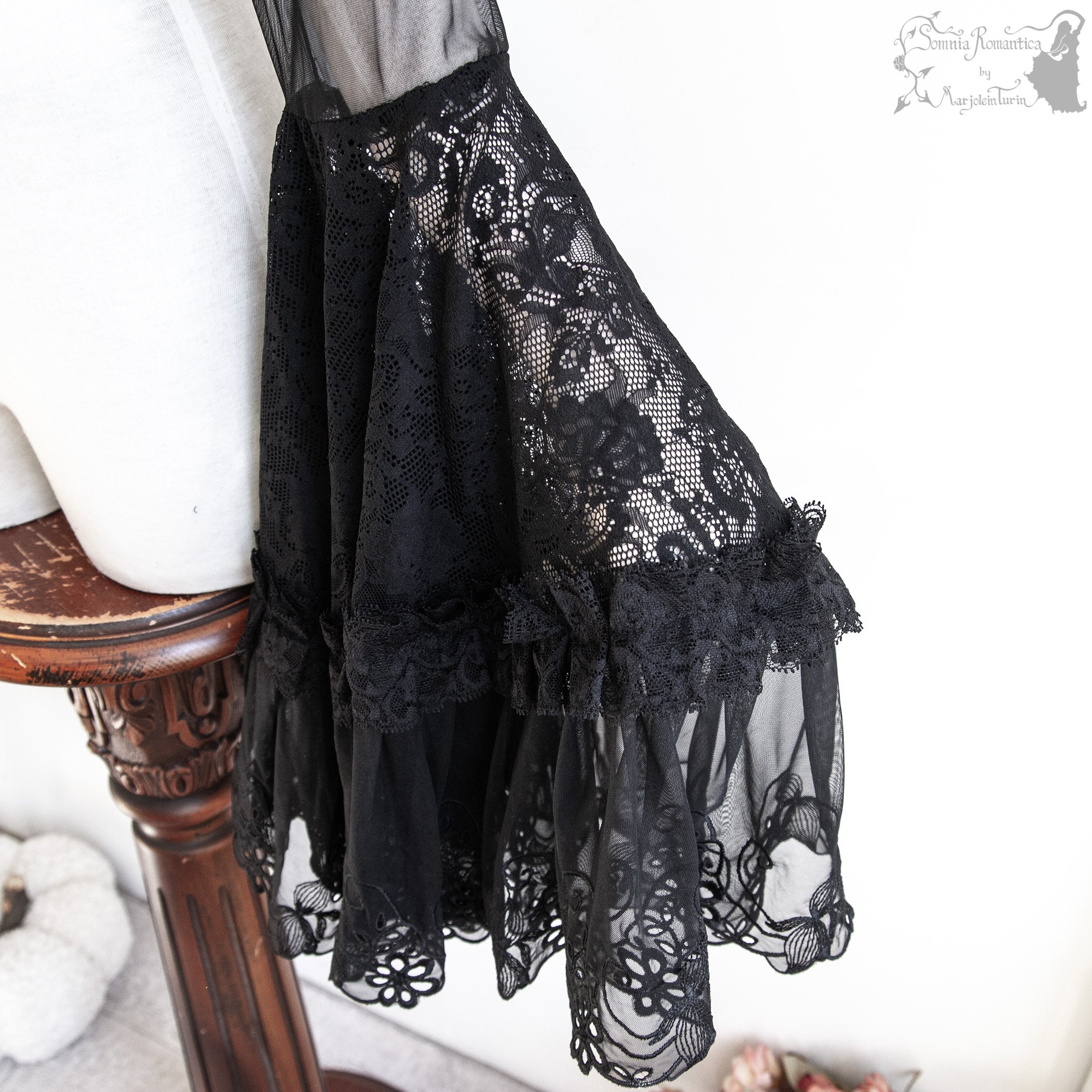 somnia-romantica-2610SHLBK37fl-2026-10-okt-13-01.jpg