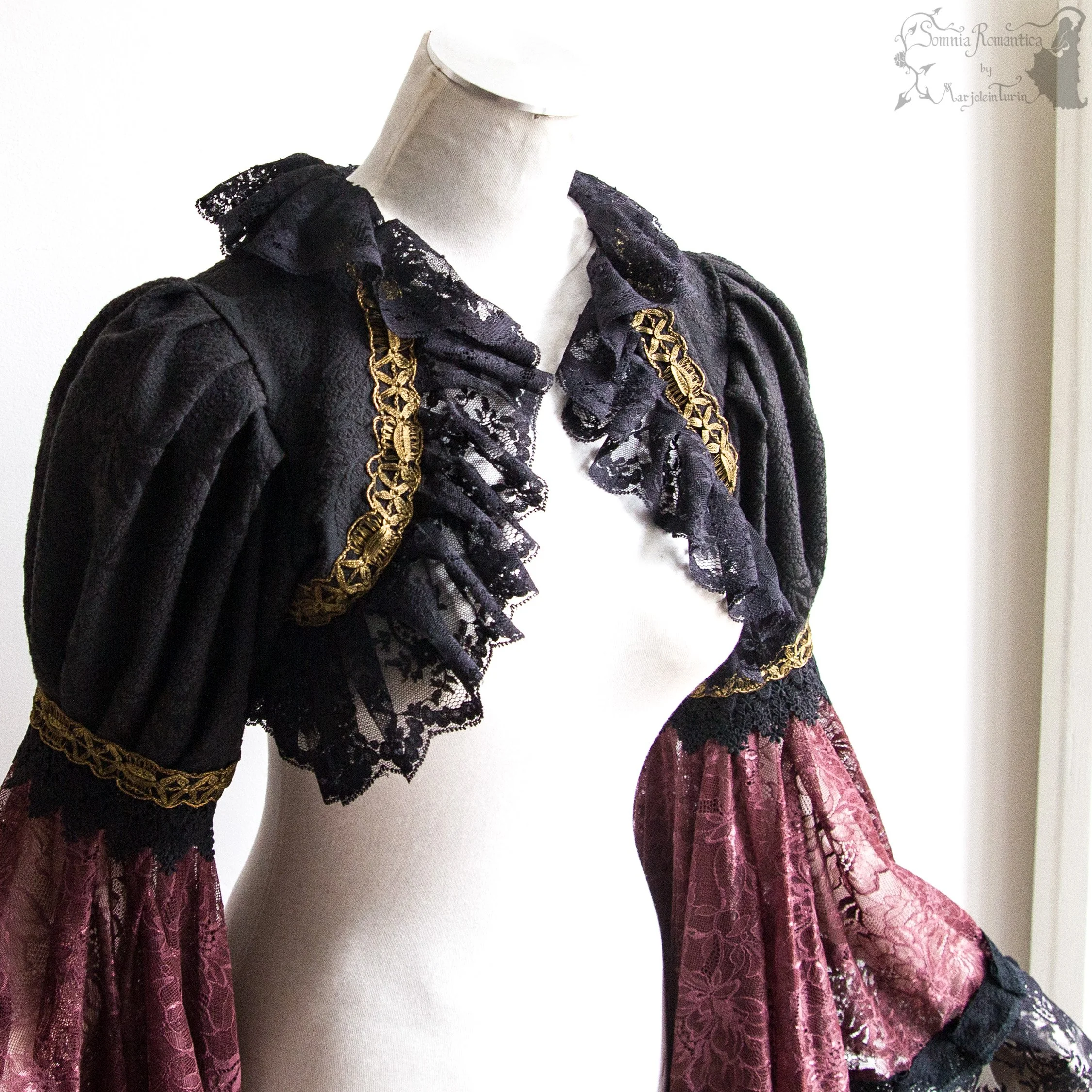 2509SHXBU38gold-somnia-romantica-marjoleinn-turin-2025-09-sept-03-05.jpg