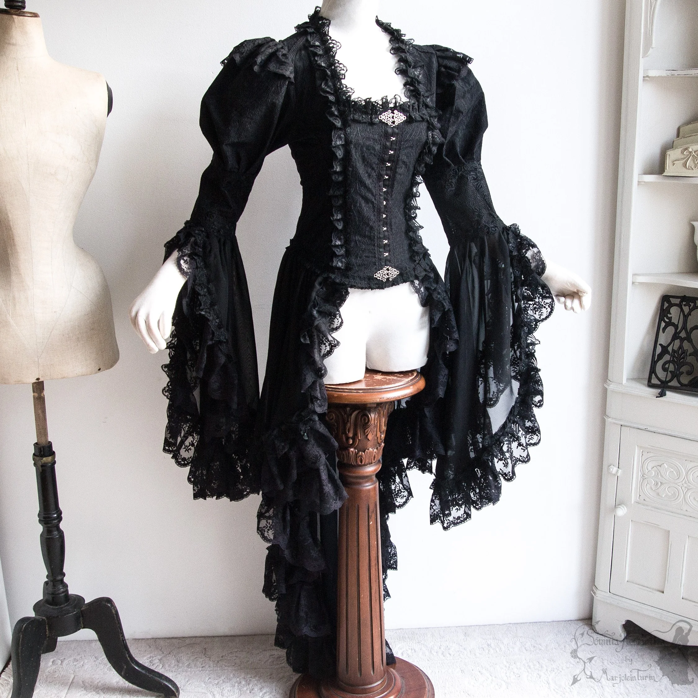 Robe, waistcoat black, S-M, sundry designs 2025