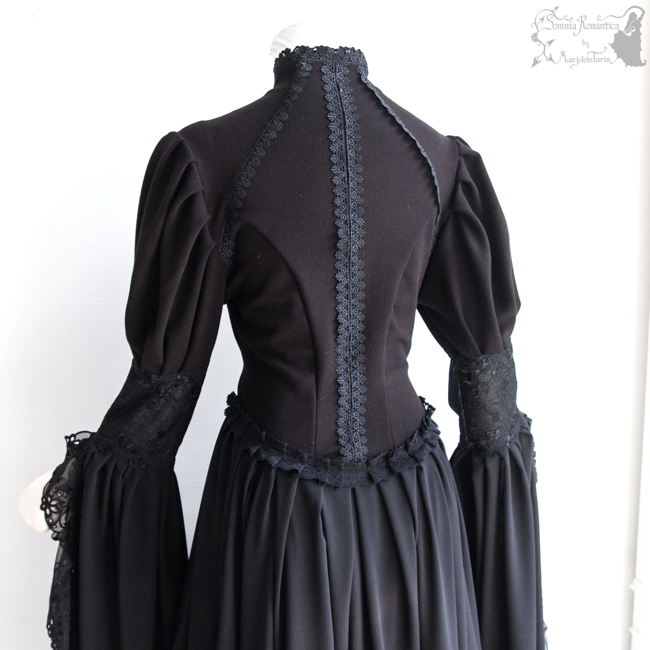 2604ODLBK38-somnia-romantica-marjolein-turin-2025-04-apr-19-01.jpg