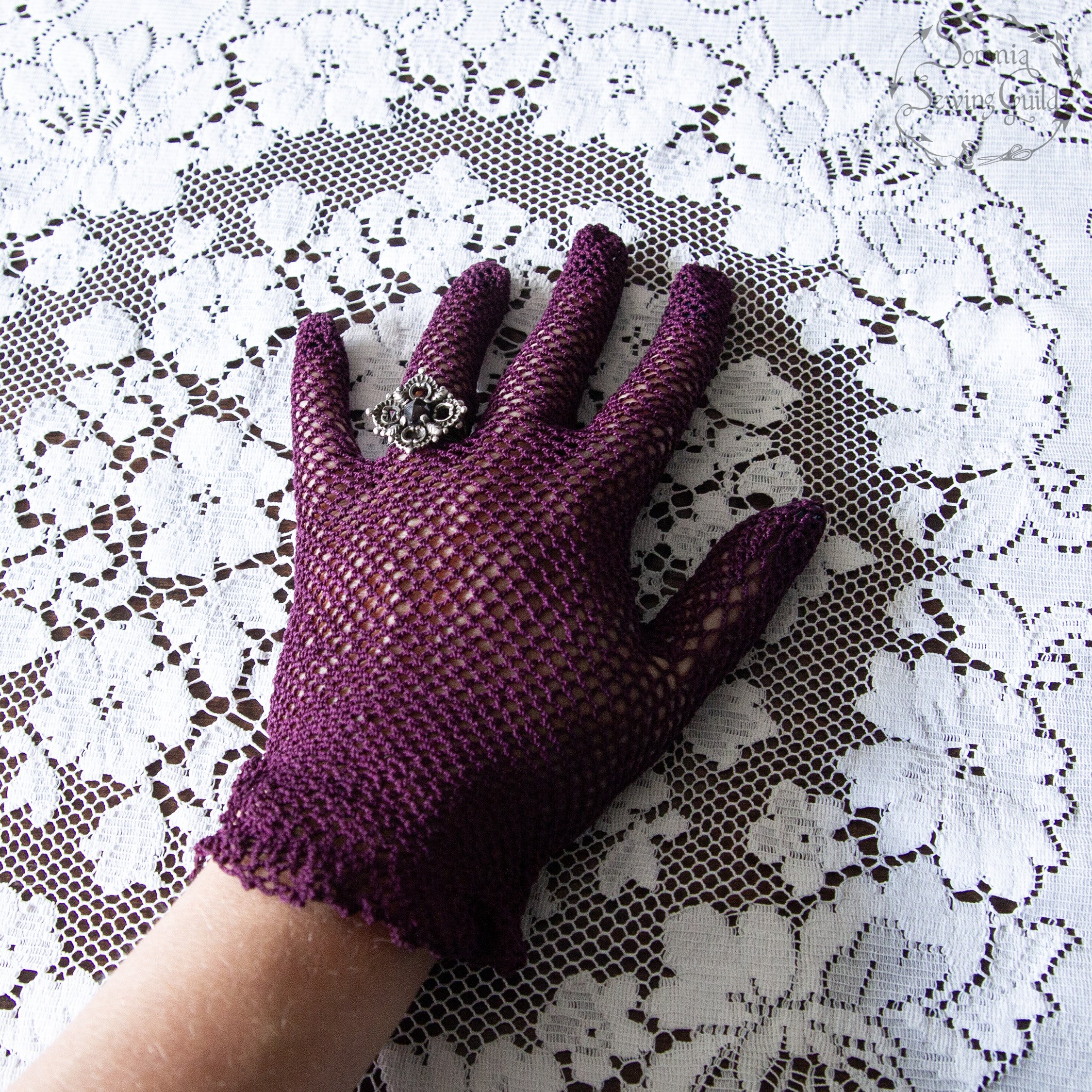 somnia-sewing-guild-gloves-vintage-purple-011-26-08-07-12.jpg