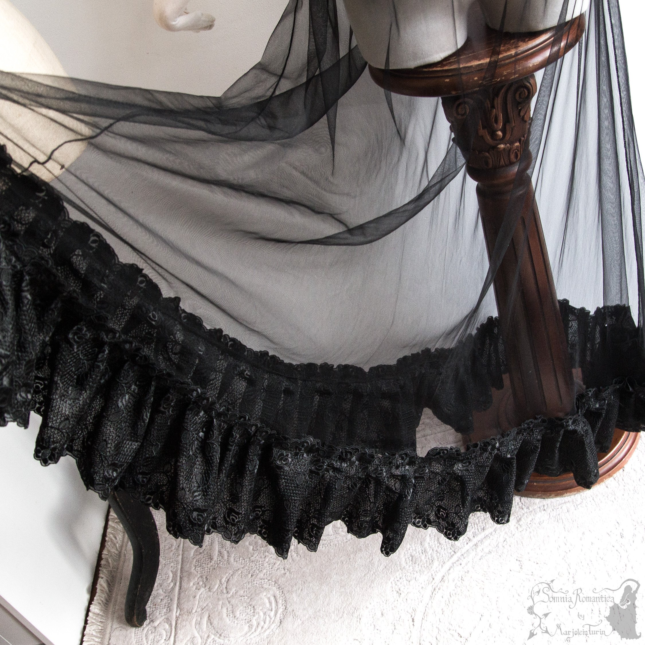 2512TPLBK36-somnia-romantica-marjolein-turin-2025-12-dec-11-13.jpg