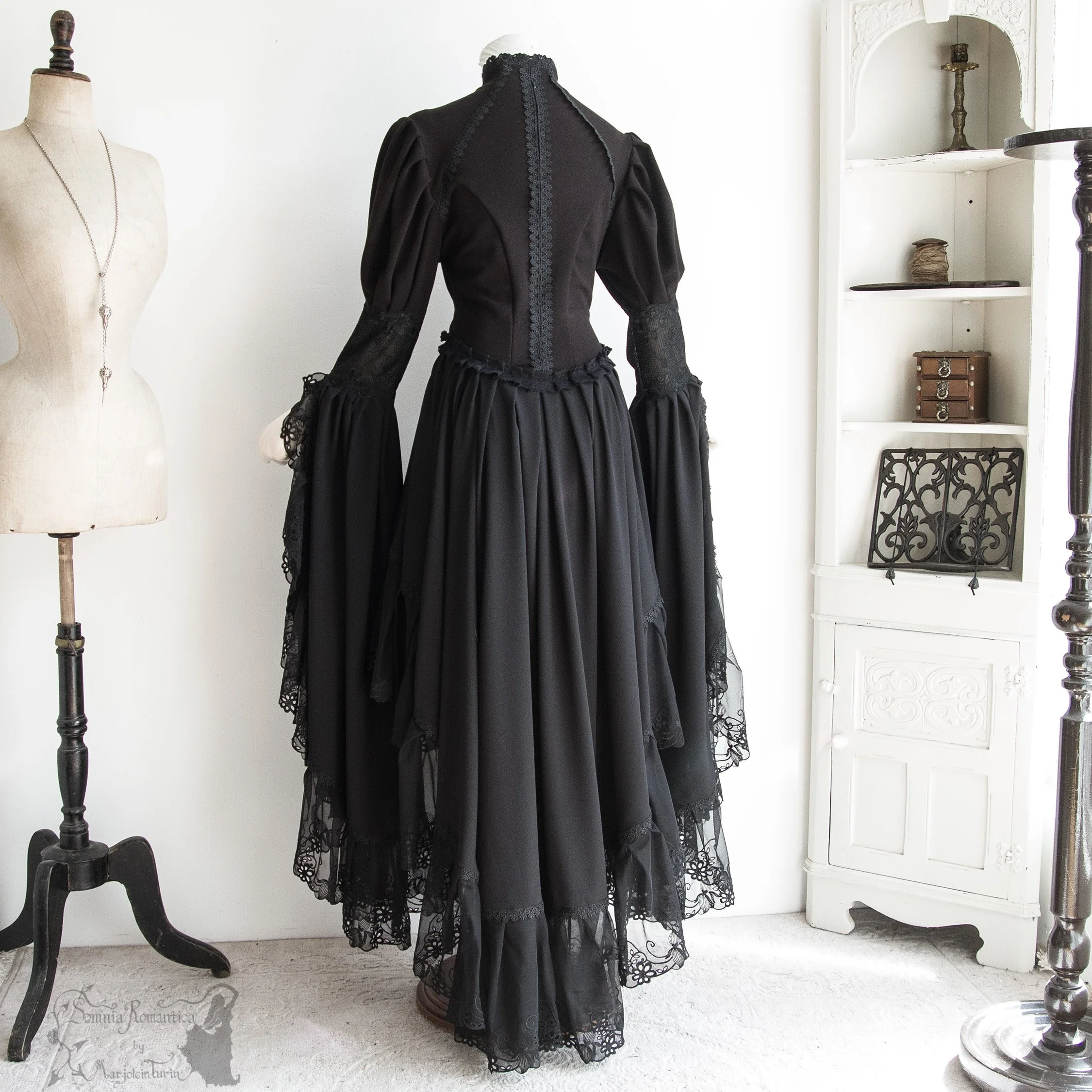 2604ODLBK38-somnia-romantica-marjolein-turin-2025-04-apr-19-12.jpg