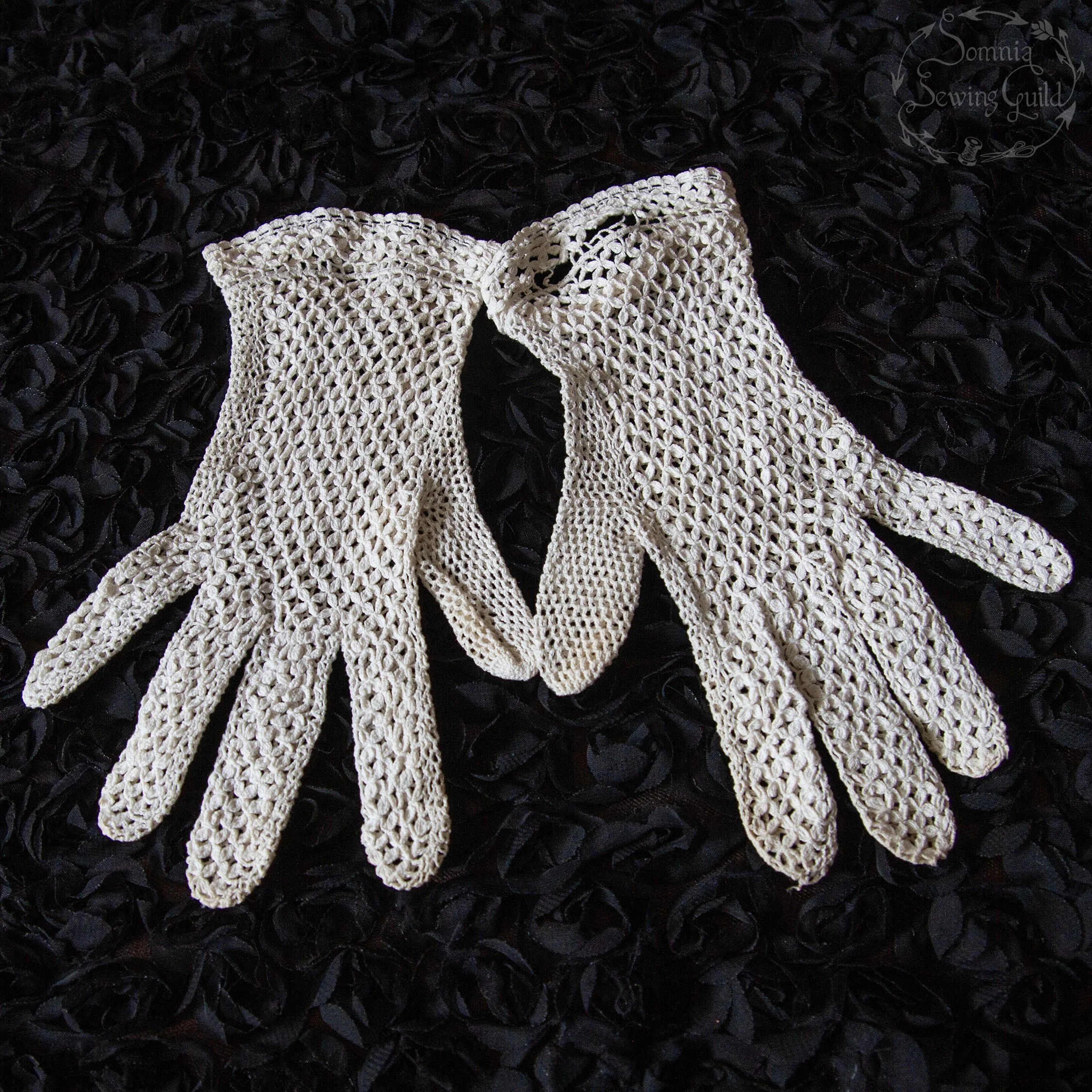 Crocheted glove, ivory, vintage accessories