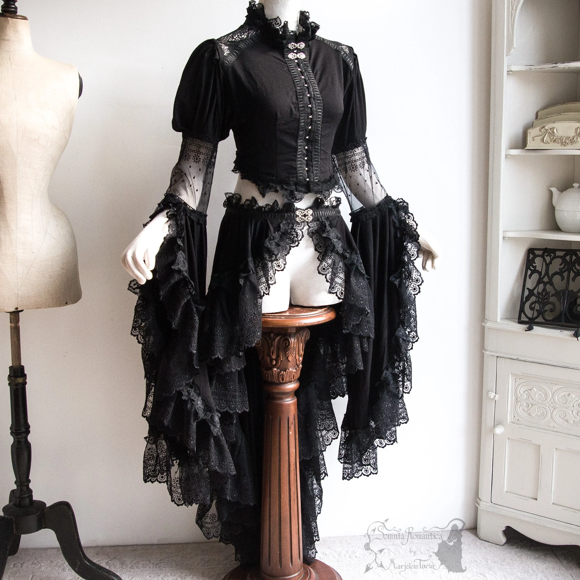 2511DPLBK39-somnia-romantica-marjolein-turin-2025-11-nov-26-13.jpg