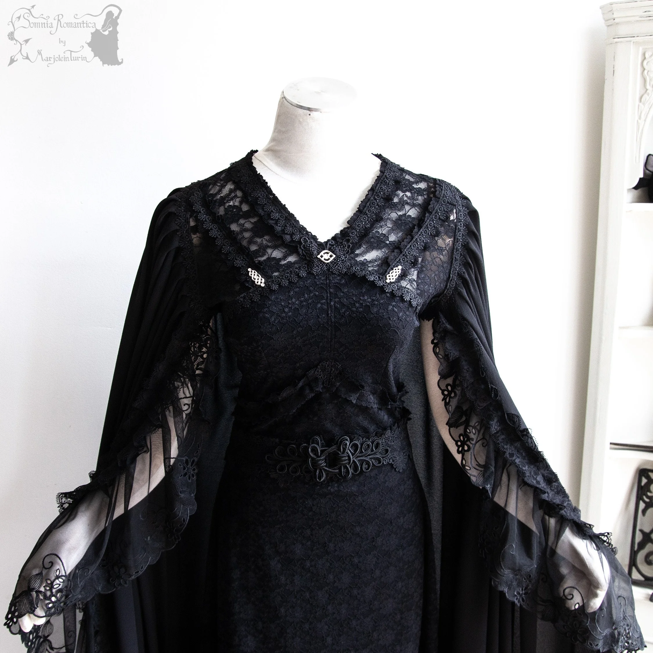 2606DRCALBK36-somnia-romantica-marjolein-turin-2026-06-jun-16-11.jpg