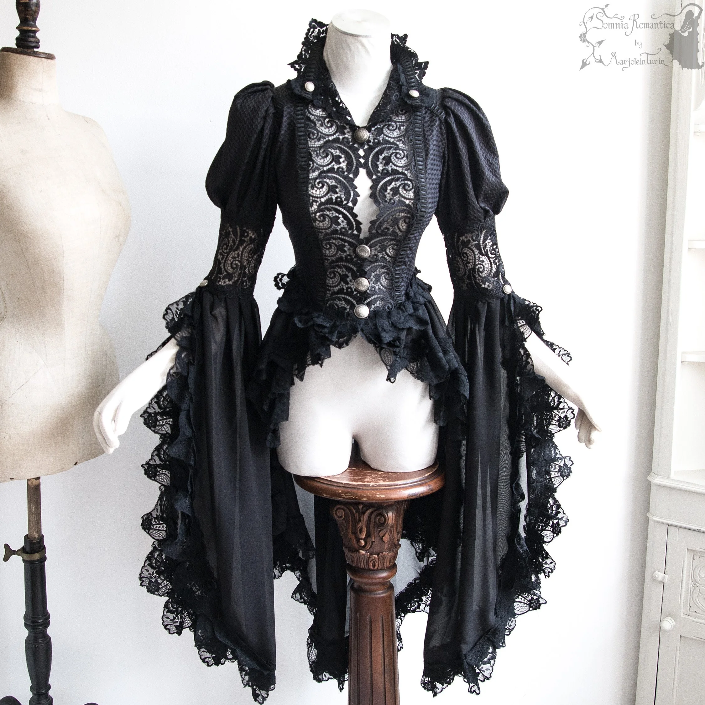 2506WAMBK37-somnia-romantica-marjolein-turin-2025-06-jun-16-15b.jpg