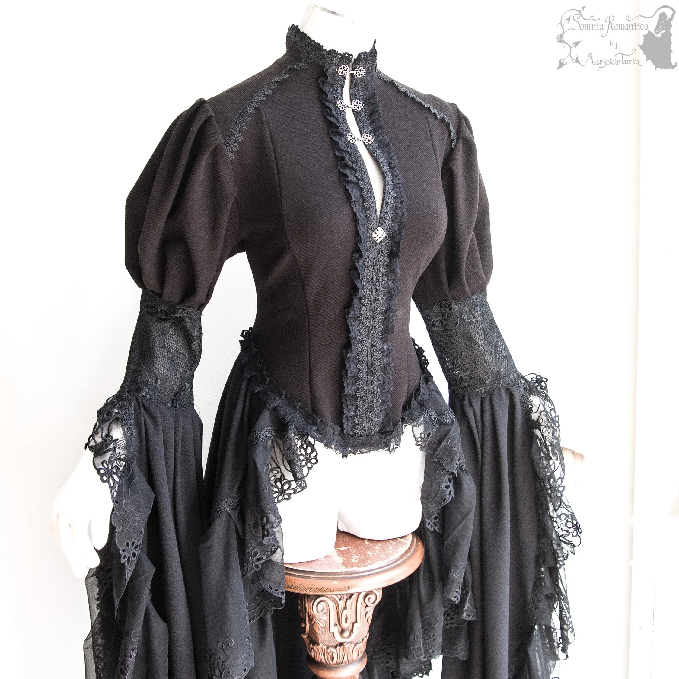 2604ODLBK38-somnia-romantica-marjolein-turin-2025-04-apr-19-05.jpg