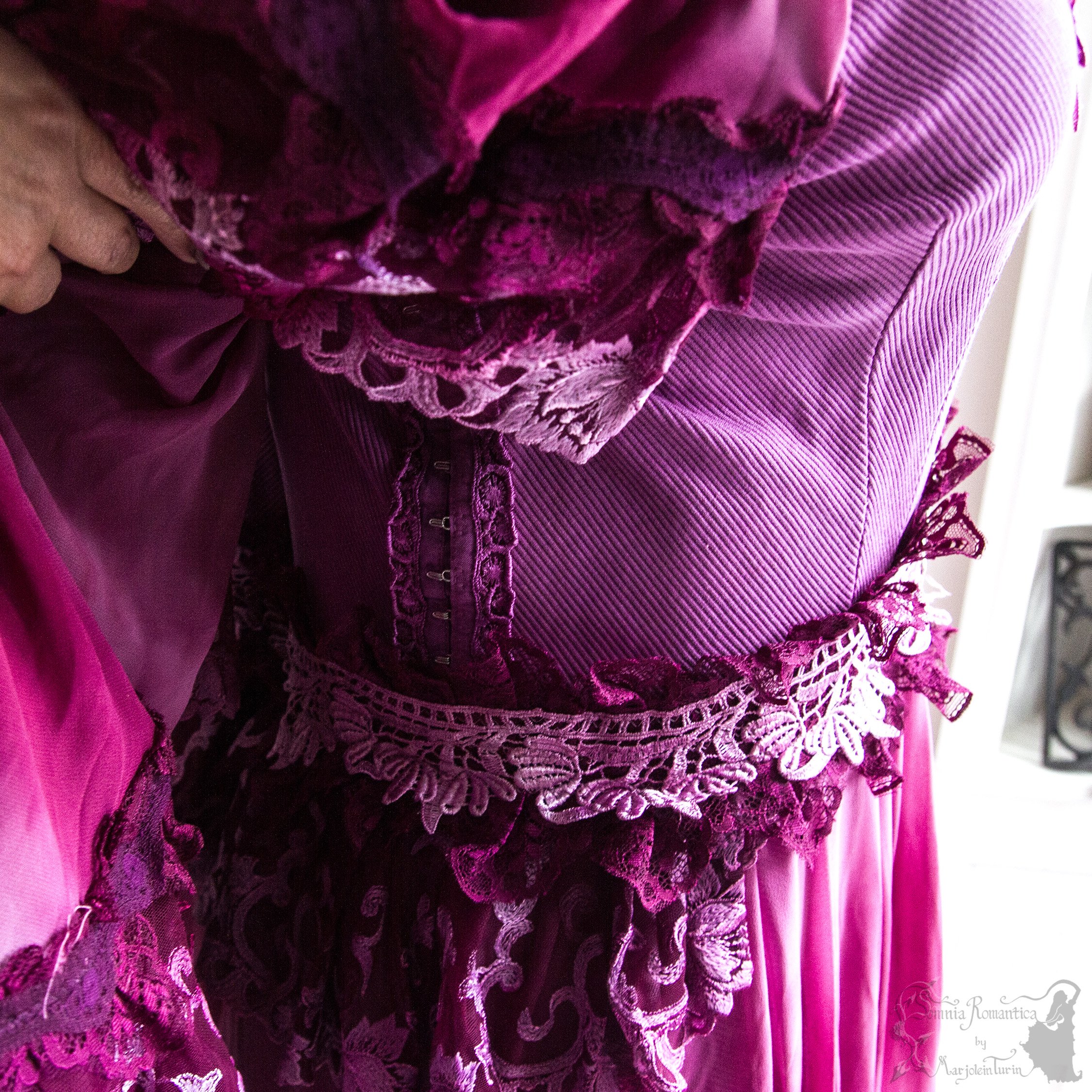 2501DRXFU47-somnia-romantica-marjolein-turin-2026-01-may-13-08.jpg