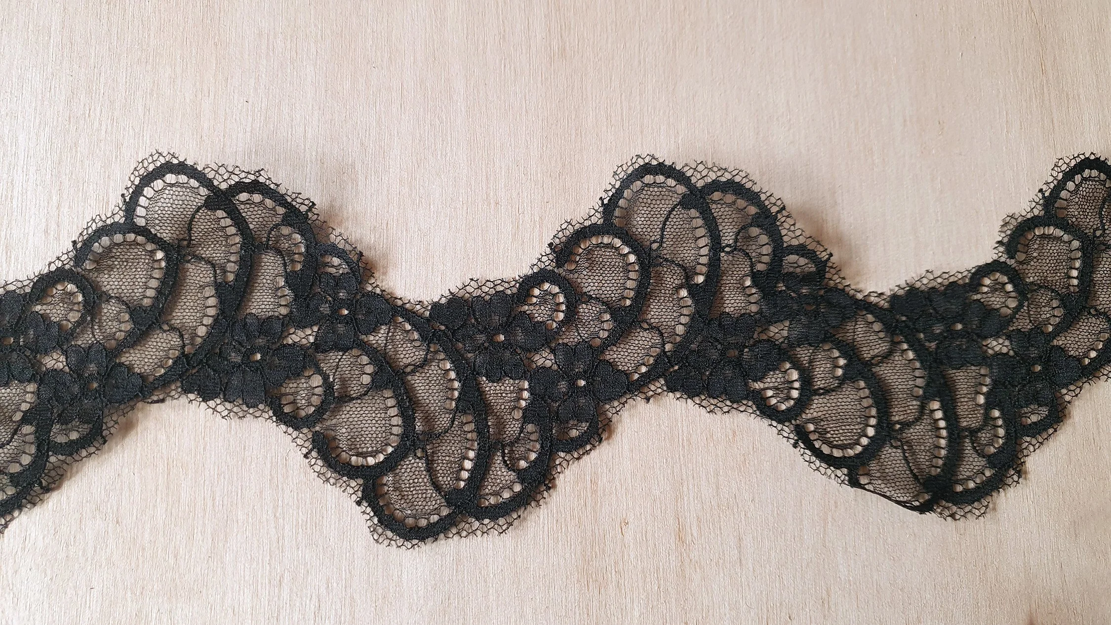 22 yards shabby black vintage lace, 4 inch (10 cm) wide