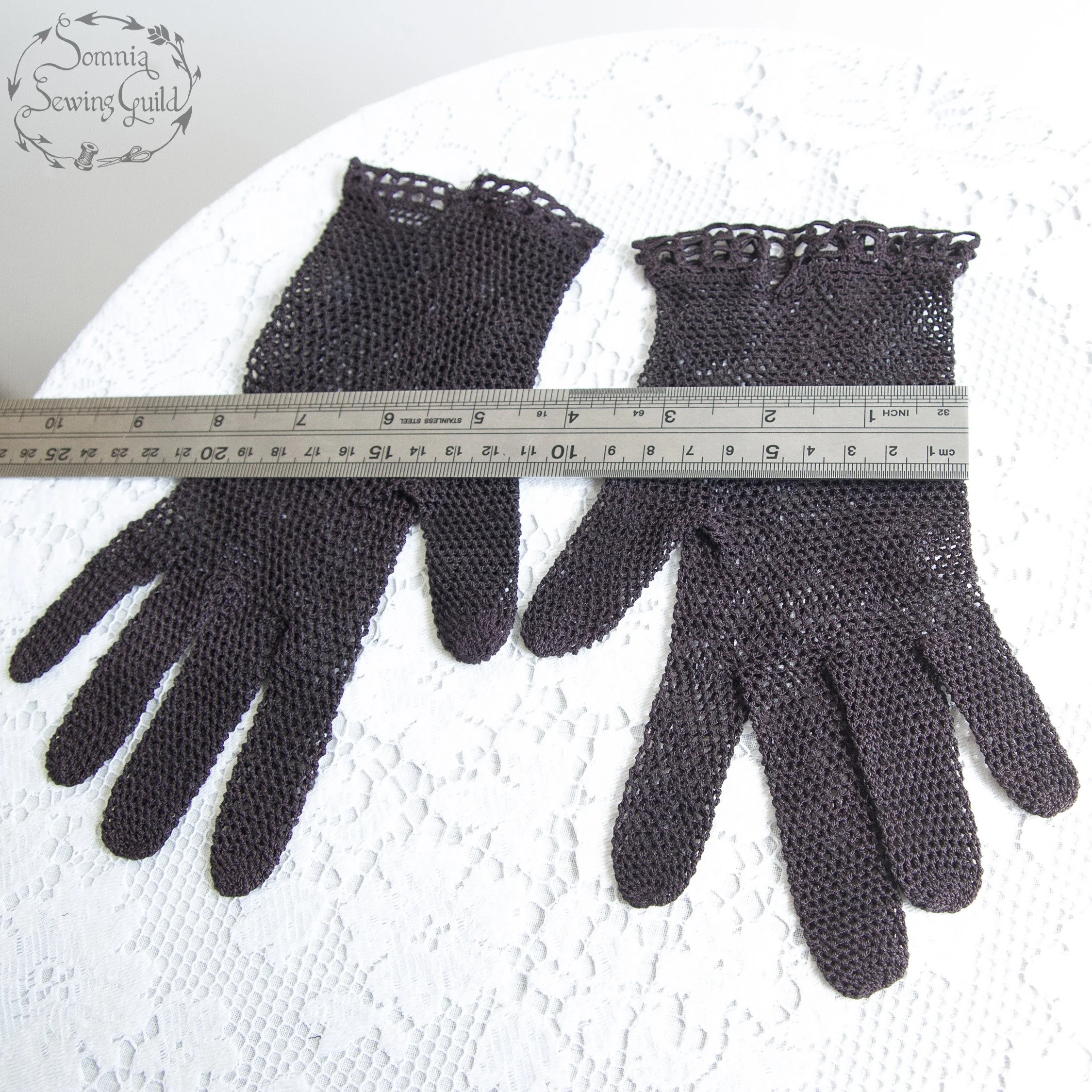 somnia-sewing-guild-gloves-vintage-black-002-26-05-15-08.jpg