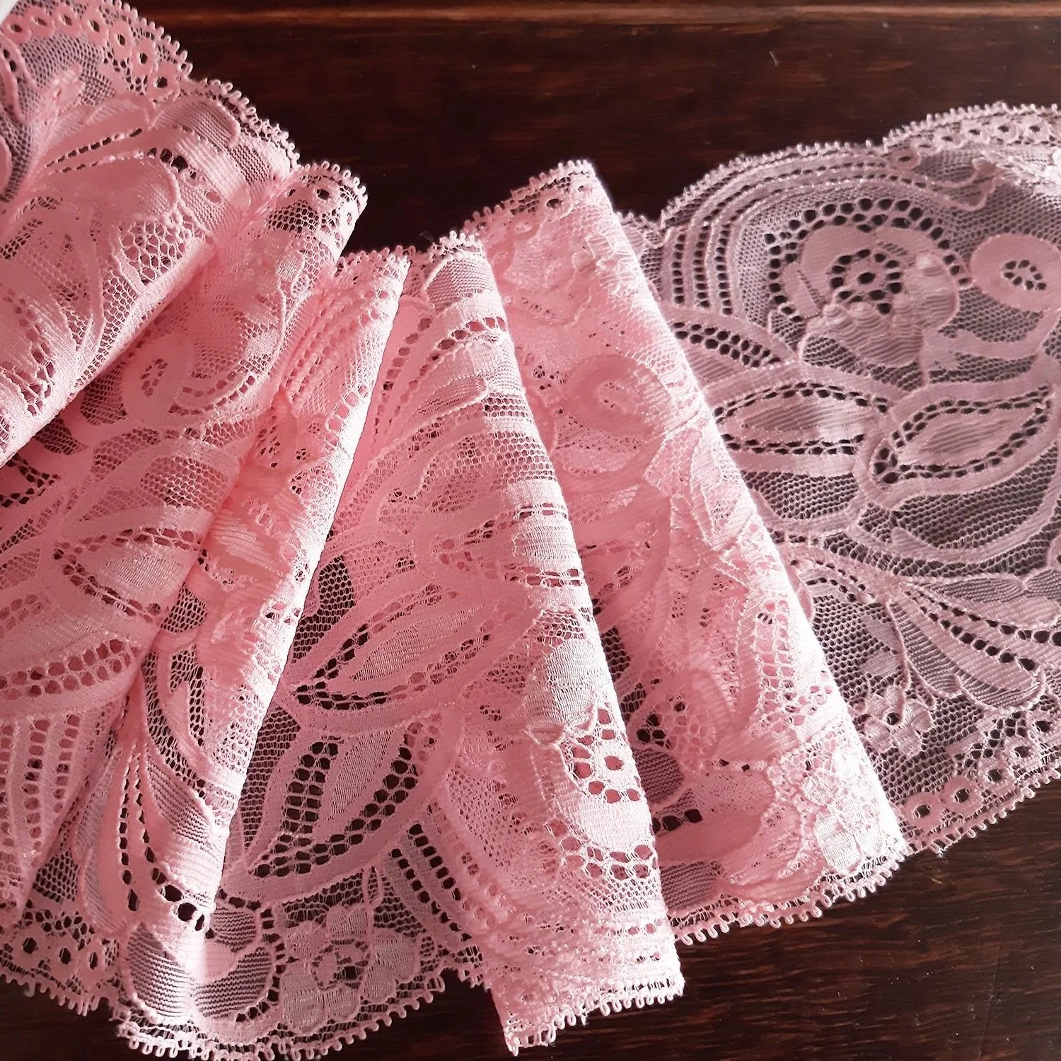 L1903KB-pink-full-swirls-somnia-lace-supplies-2019-03-mar-pleat.jpg
