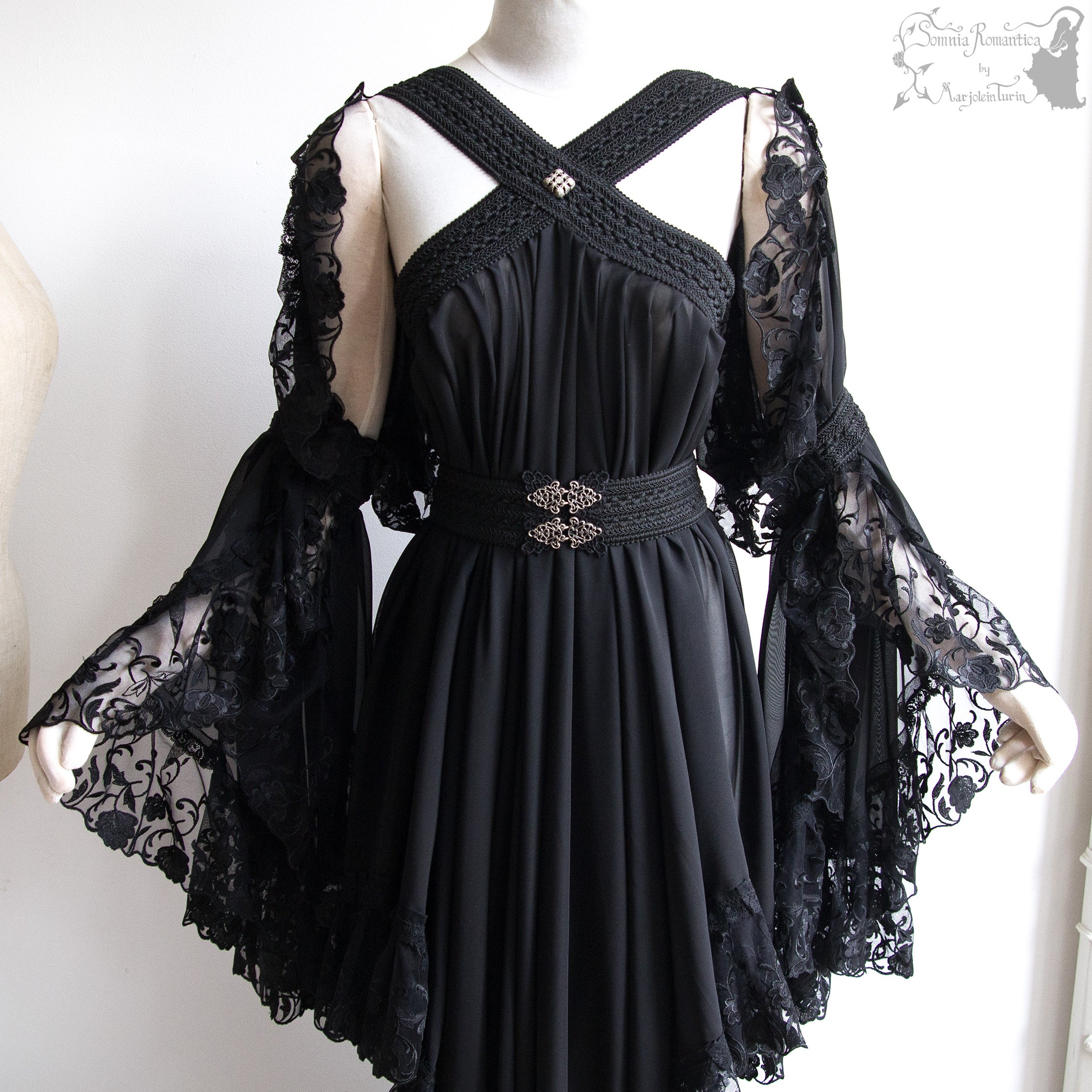 2507DRLBK37-somnia-romantica-marjolein-turin-2025-07-jul-24-05.jpg