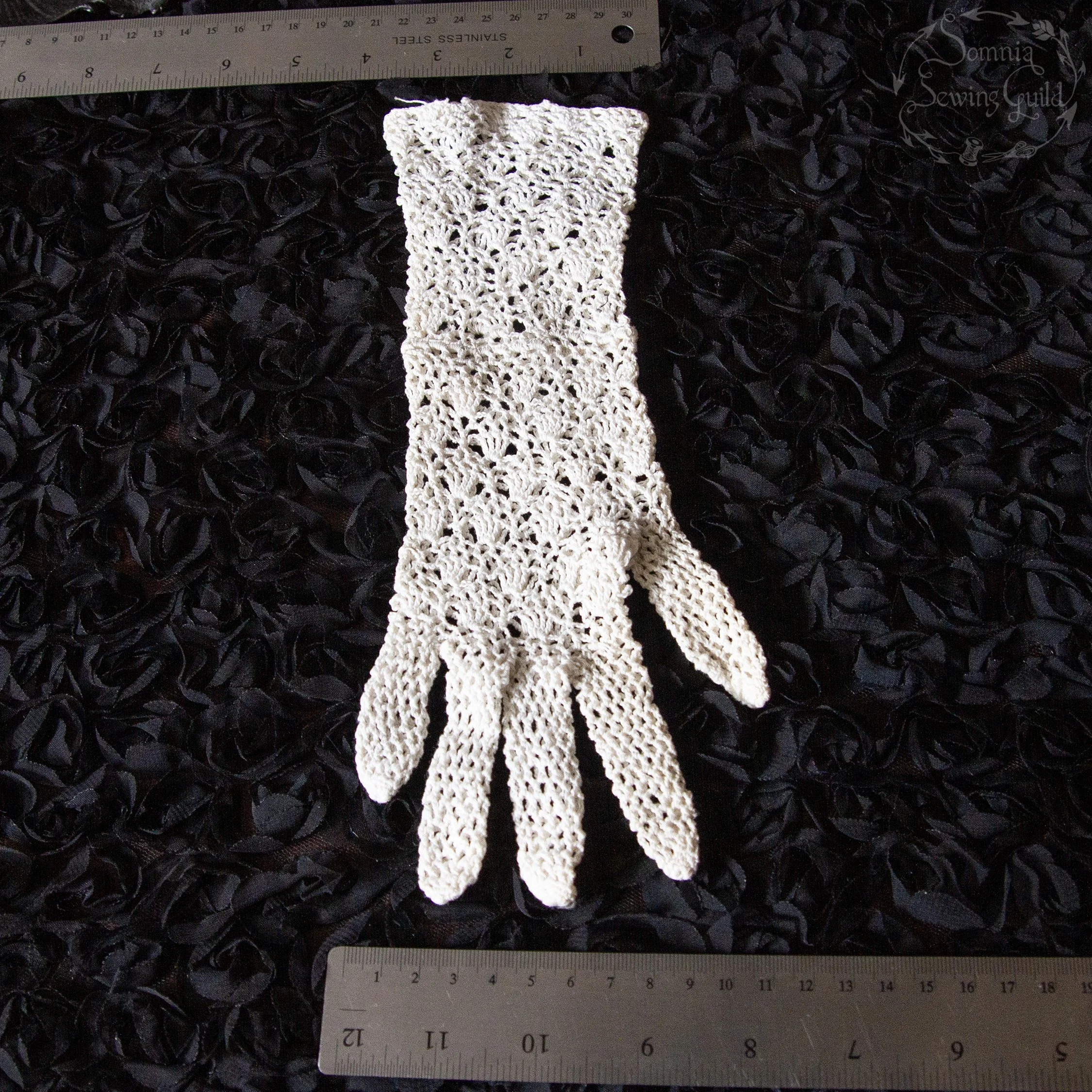 somnia-sewing-guild-gloves-ACGL004IV-004-08-aug-06-07.jpg