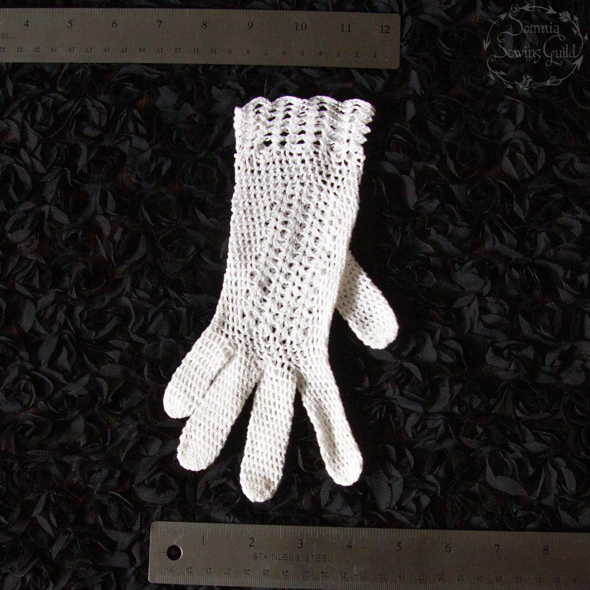 somnia-sewing-guild-gloves-ACGL007OW-08-aug-06-13.jpg
