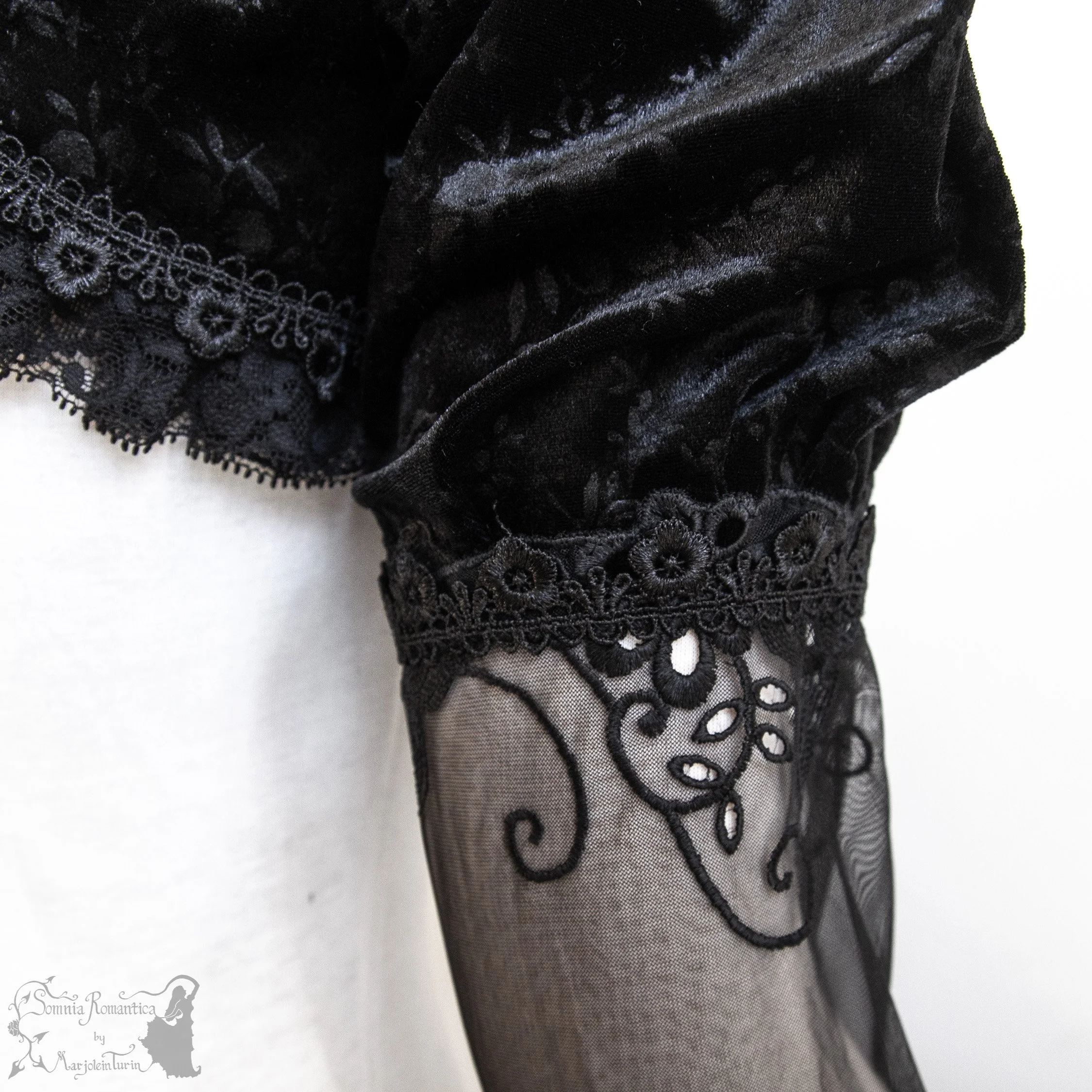 somnia-romantica-2610SHLBK37fl-2026-10-okt-13-04.jpg