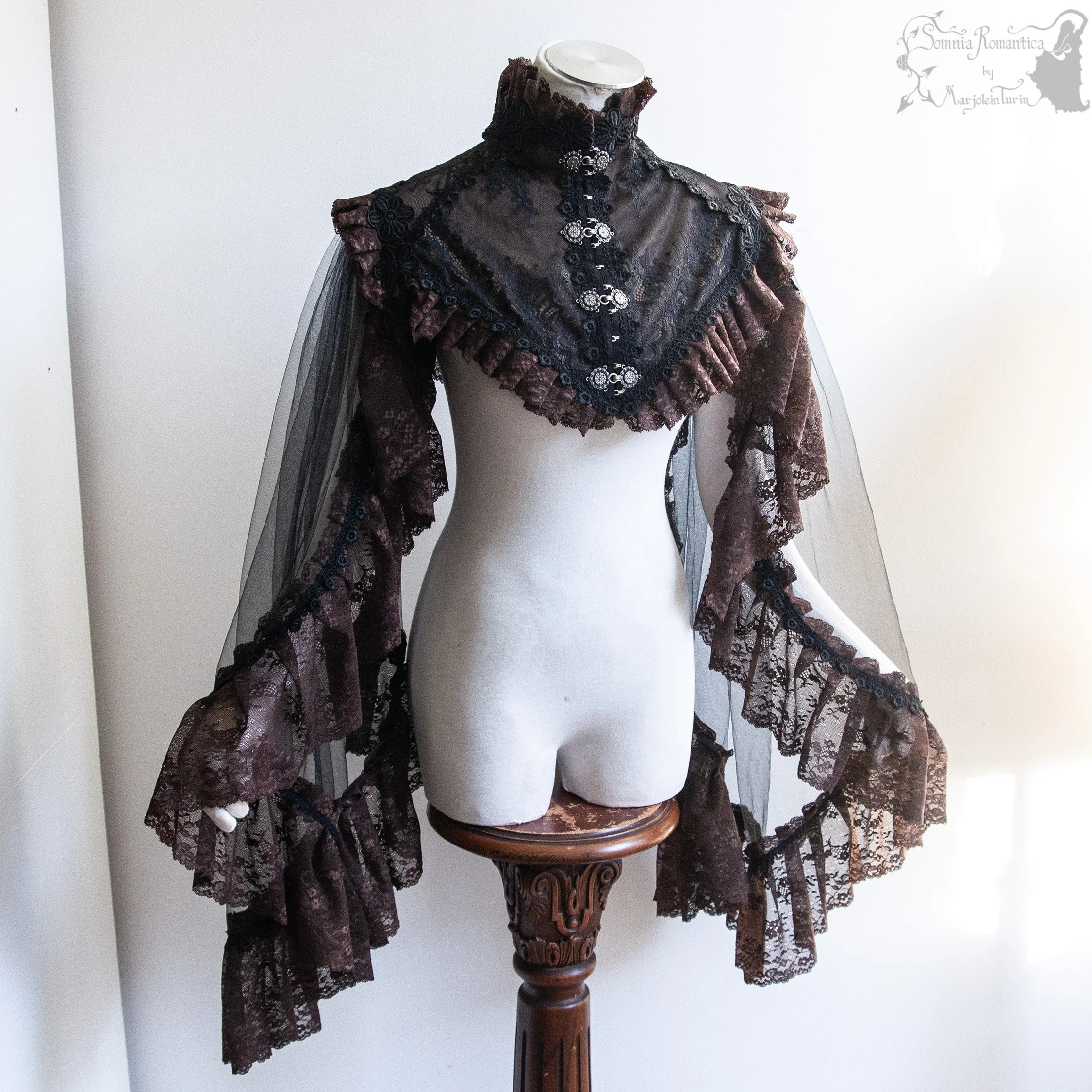 Shrug black gold, S-L, collection Adorned Ghost 2026