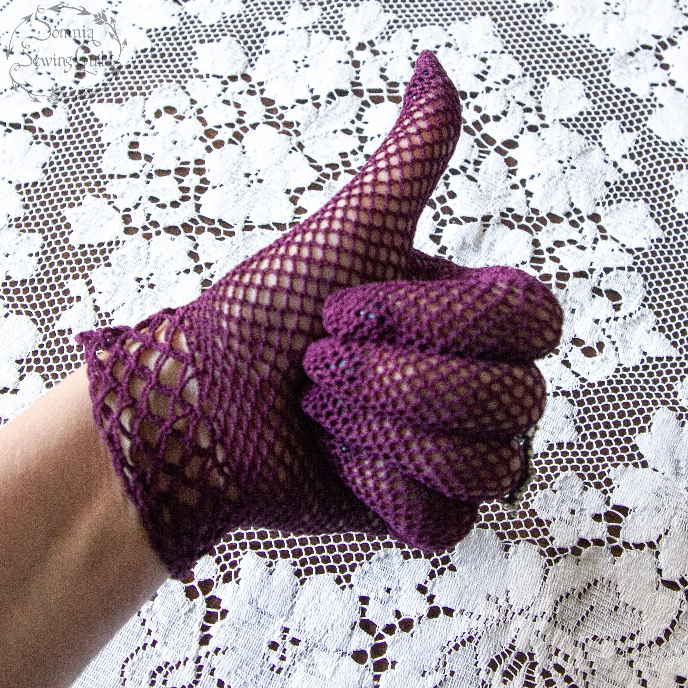 somnia-sewing-guild-gloves-vintage-purple-010-26-08-07-13.jpg